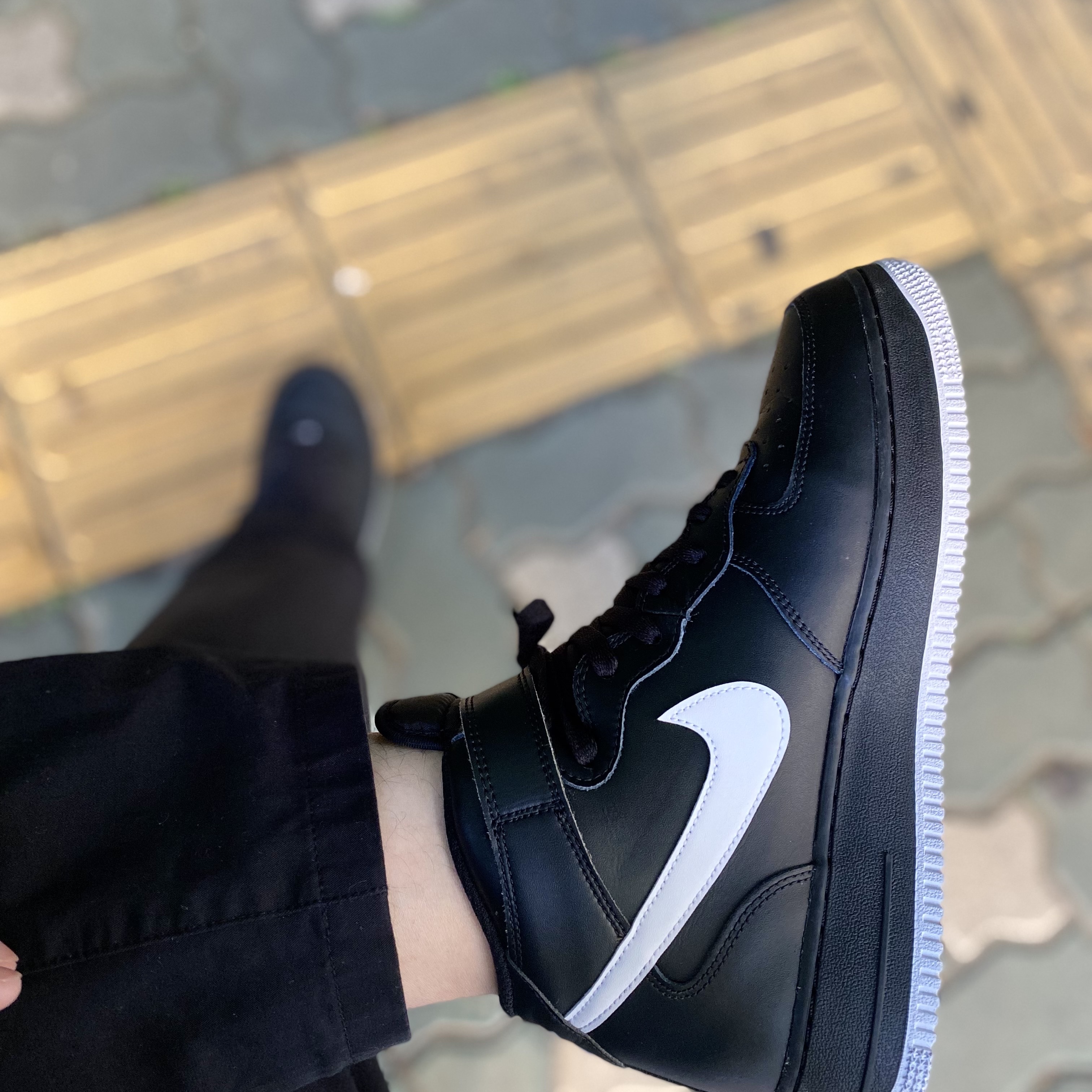 Nike Air Force 1 Mid '07 Black White 착용 스타일