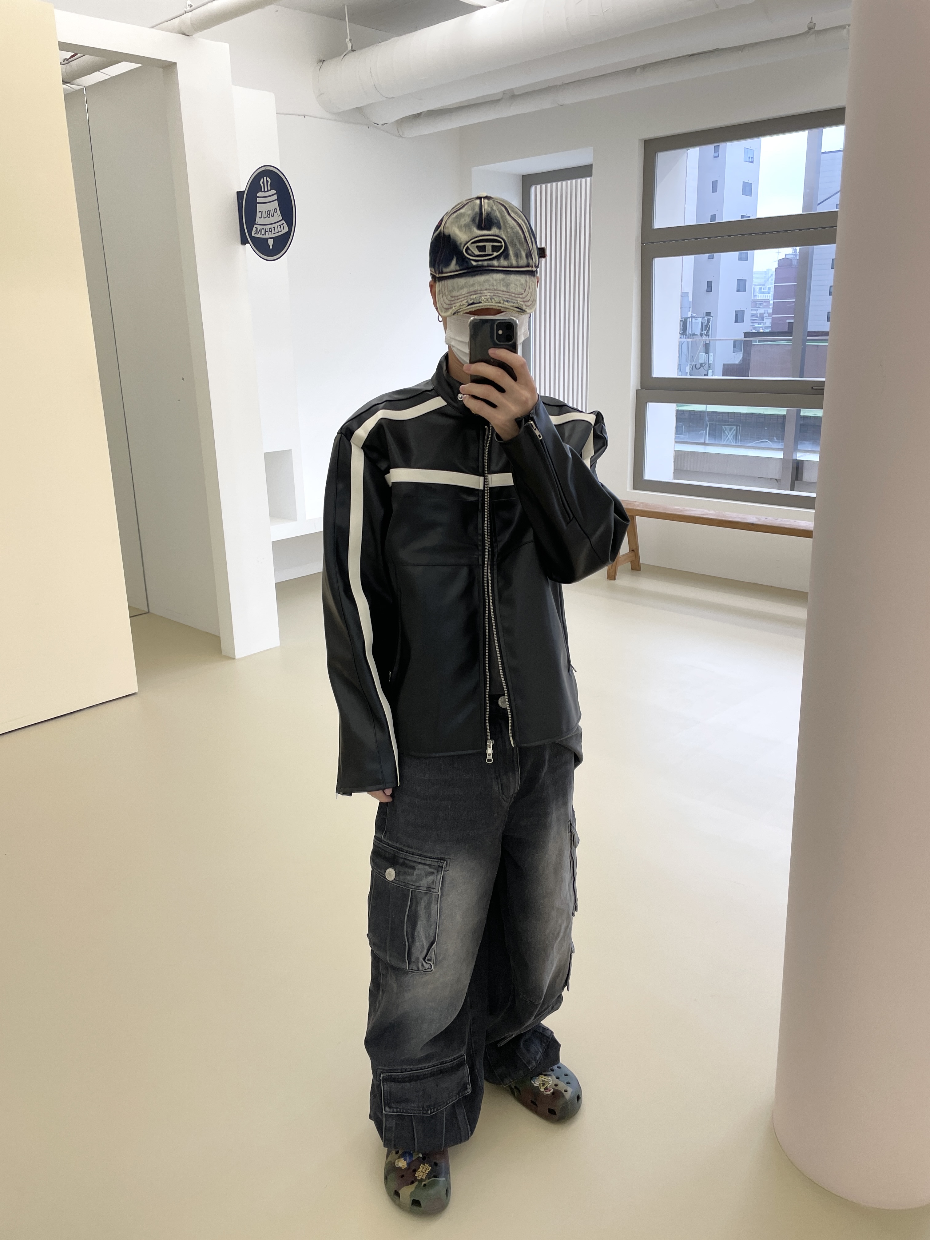 Diesel C-Seymon Treated Denim Baseball Cap Blue White, Crocs x Palace Classic Clog Woodland Camo 착용 스타일