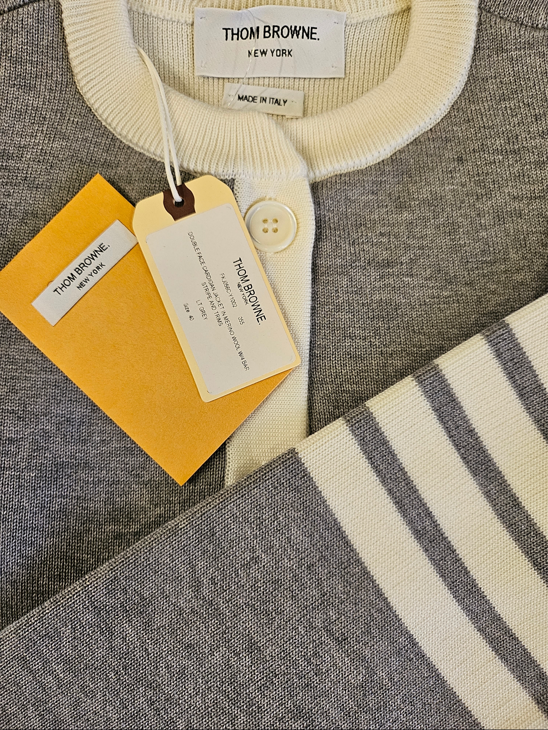 (W) Thom Browne Double Face Merino 4-Bar Cardigan Jacket Light Grey 착용 스타일 - 2