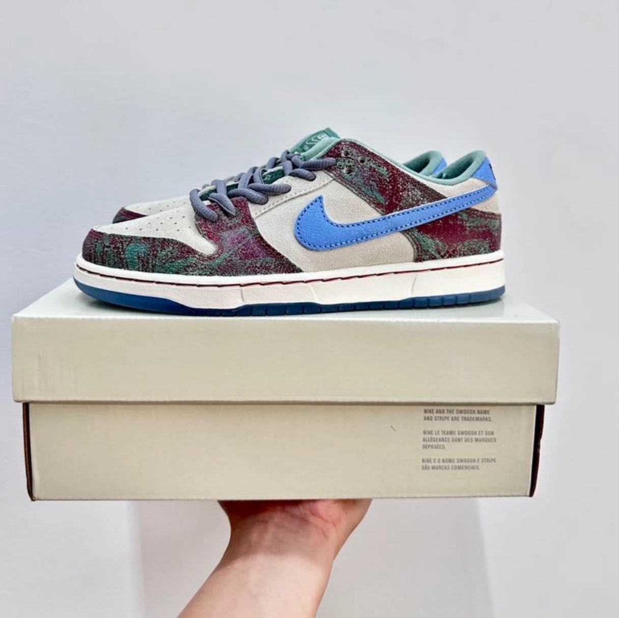 Nike x Crenshaw Skate Club SB Dunk Low Sail Light Blue Cedar 착용 스타일 - 2