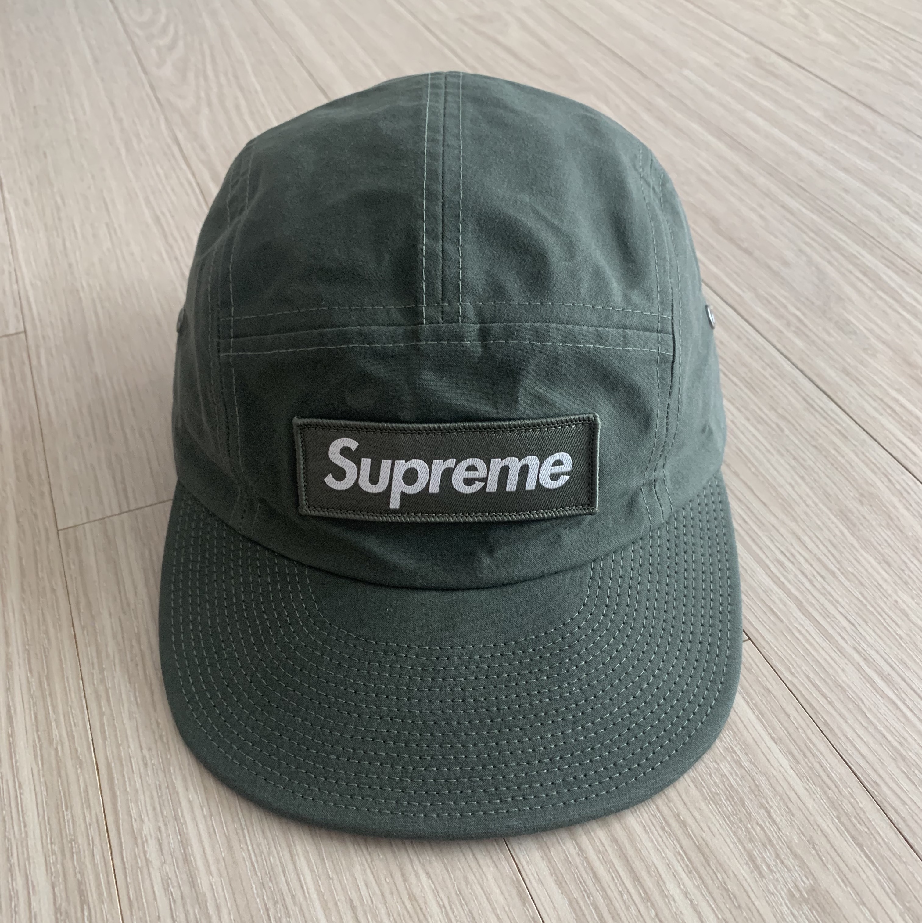 Supreme Waxed Cotton Camp Cap Olive - 23FW 착용 스타일 - 1