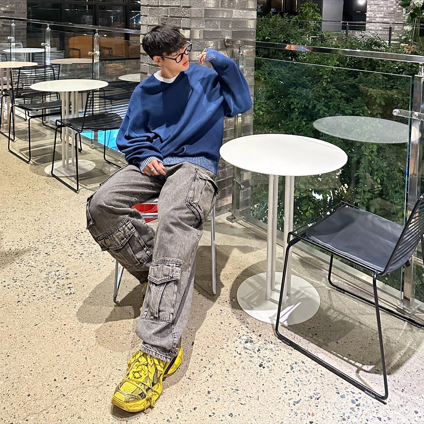Balenciaga 3XL Sneakers Yellow Black 착용 스타일 - 1