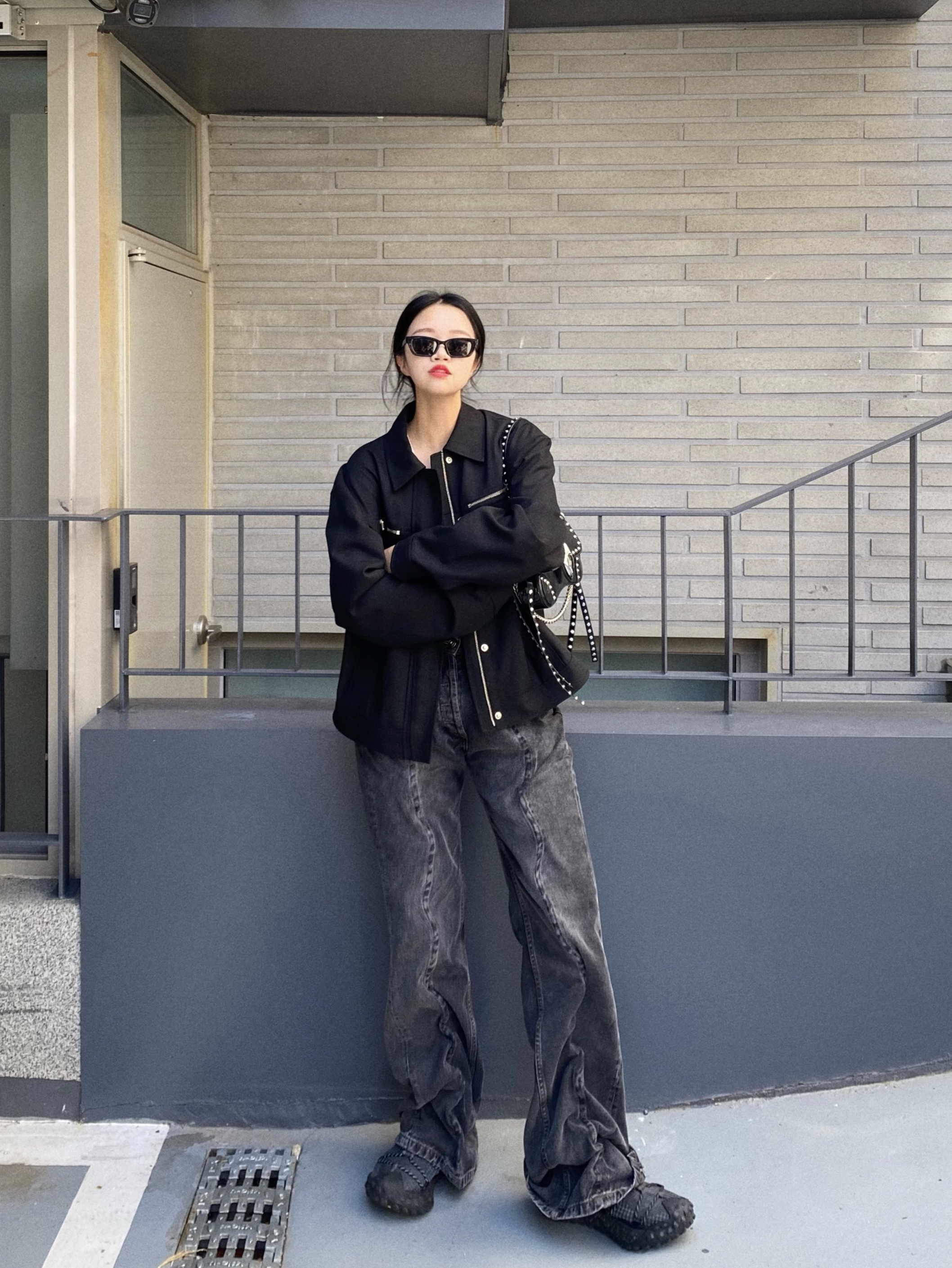 Y/Project Classic Wire Jeans Black - 22FW, Nike ACG Mountain Fly Low Black 착용 스타일 - 1