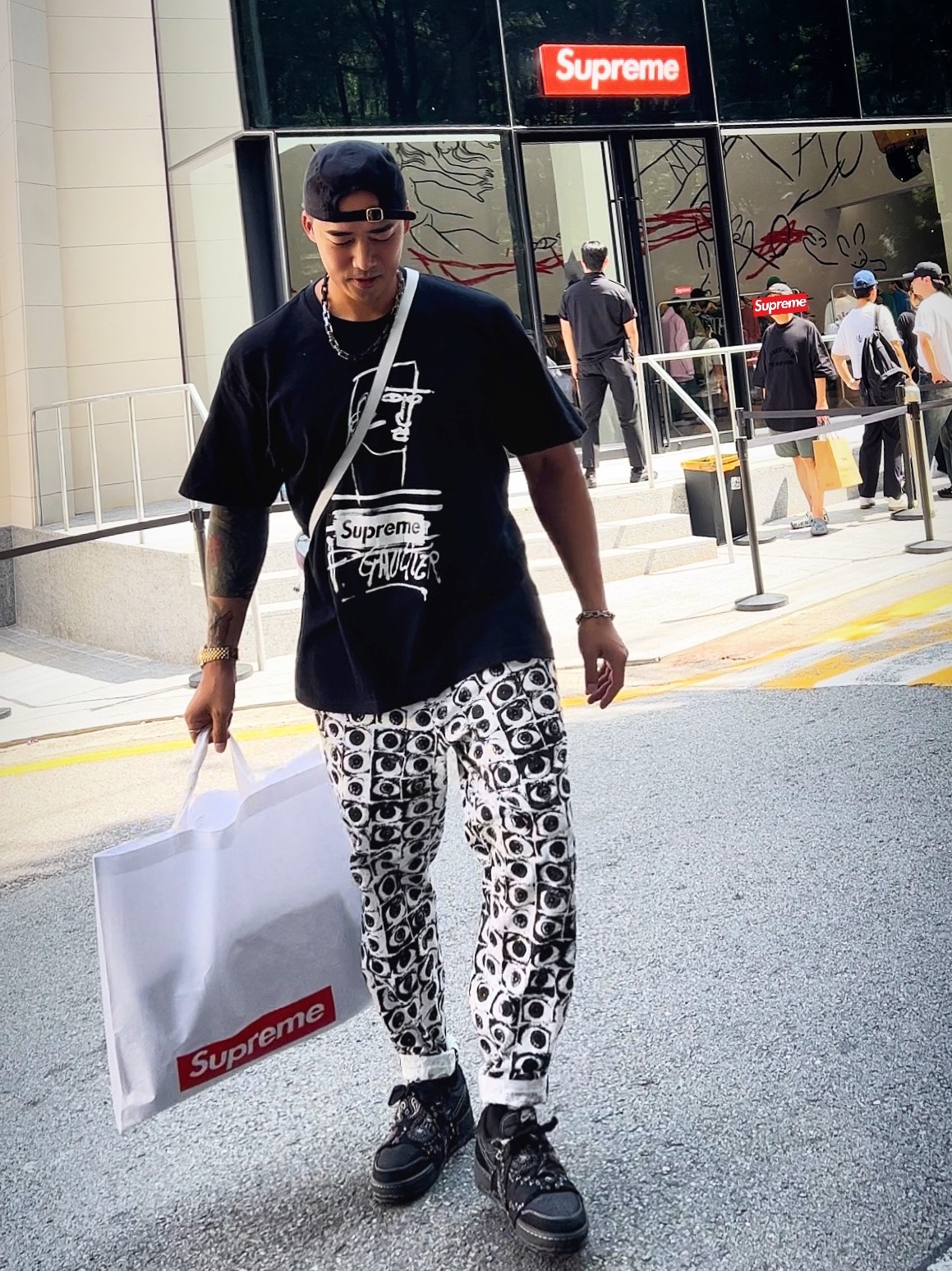 Supreme x Jean Paul Gaultier T-Shirt Black - 19SS, Nike x Comme des Garcons Shirt x Supreme Air Force 1 Low Eyes 착용 스타일 - 1