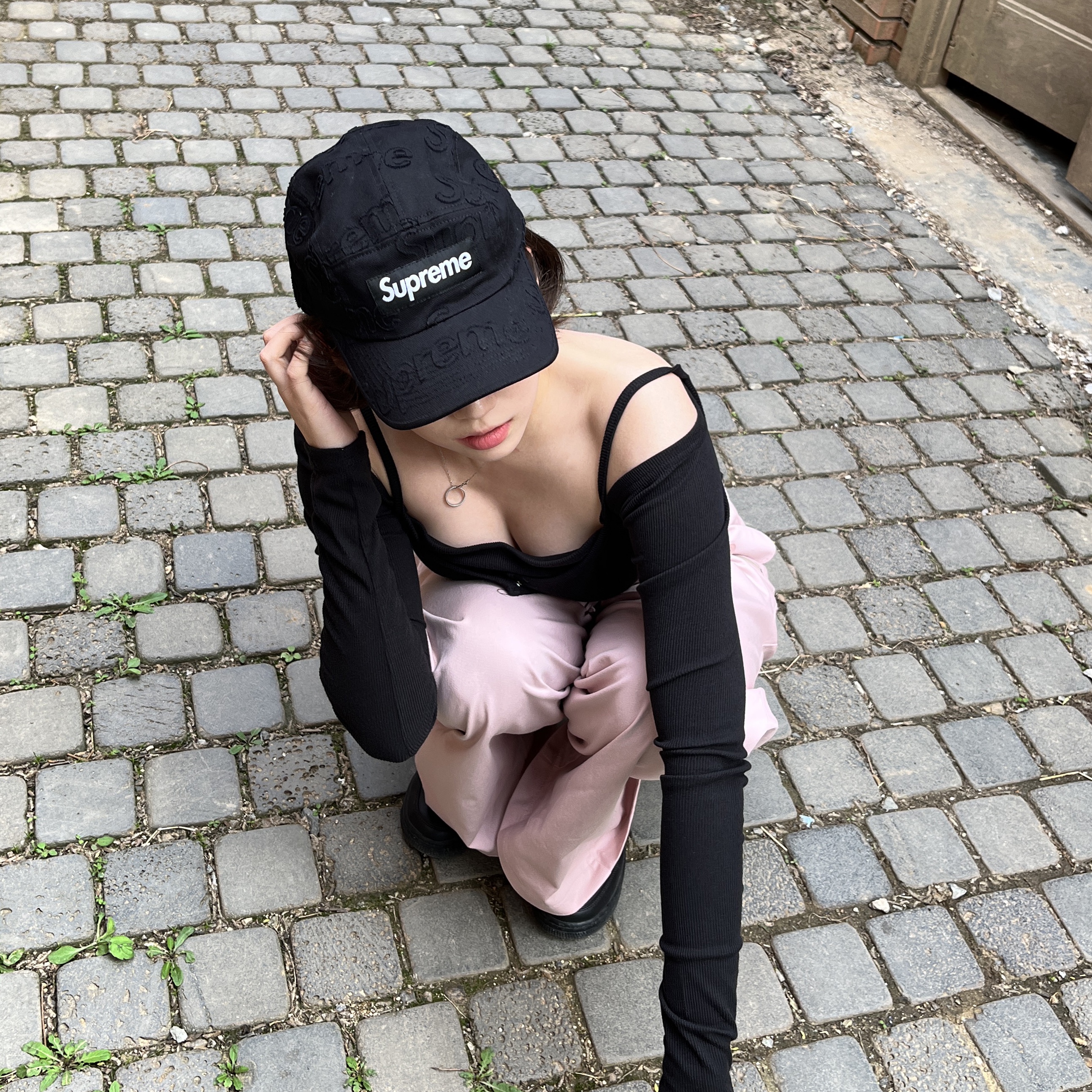 Supreme Lasered Twill Camp Cap Black - 23SS, Nike Air Force 1 '07 Low Triple Black 착용 스타일 - 1