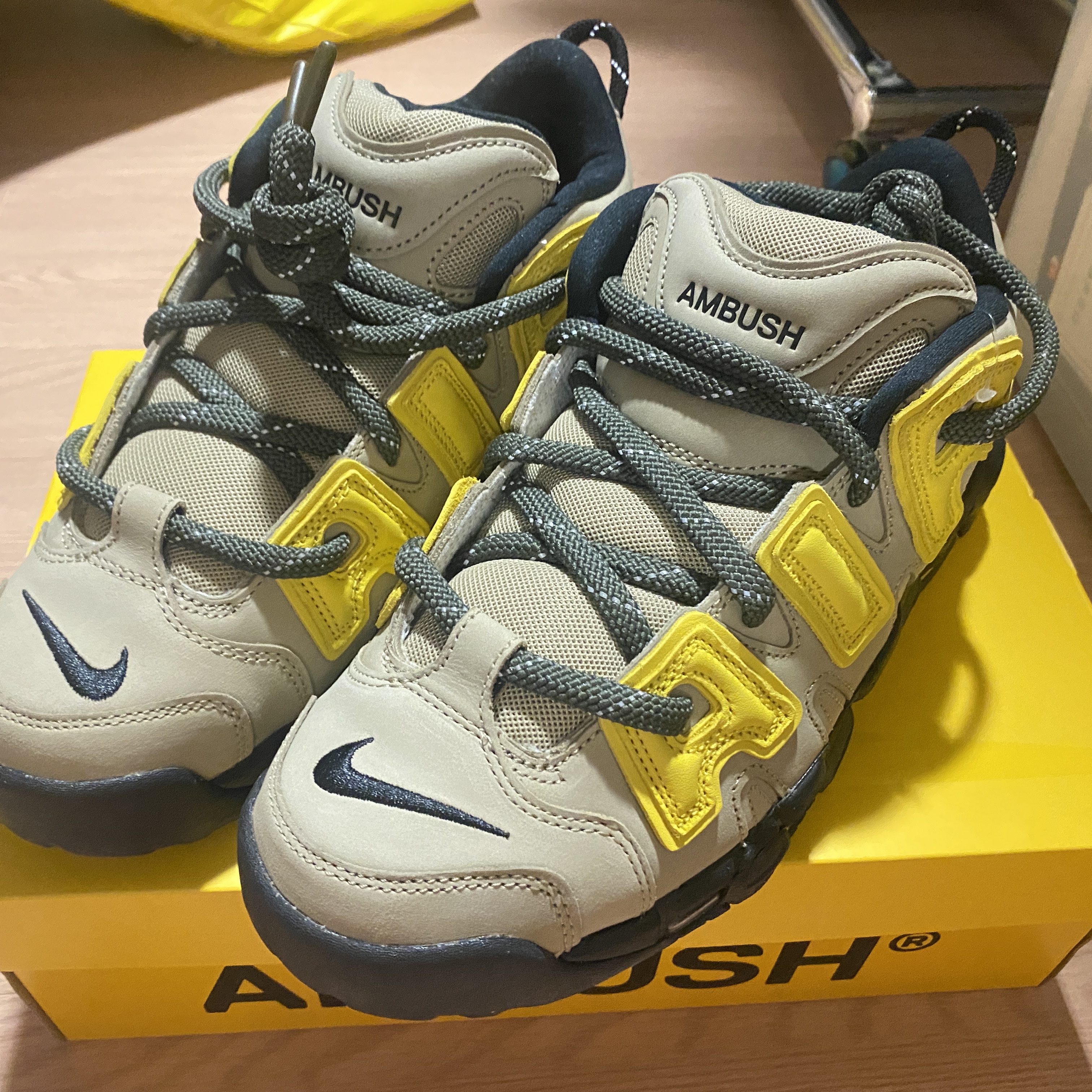 Nike x Ambush Air More Uptempo Low Vivid Sulfur and Limestone 착용 스타일