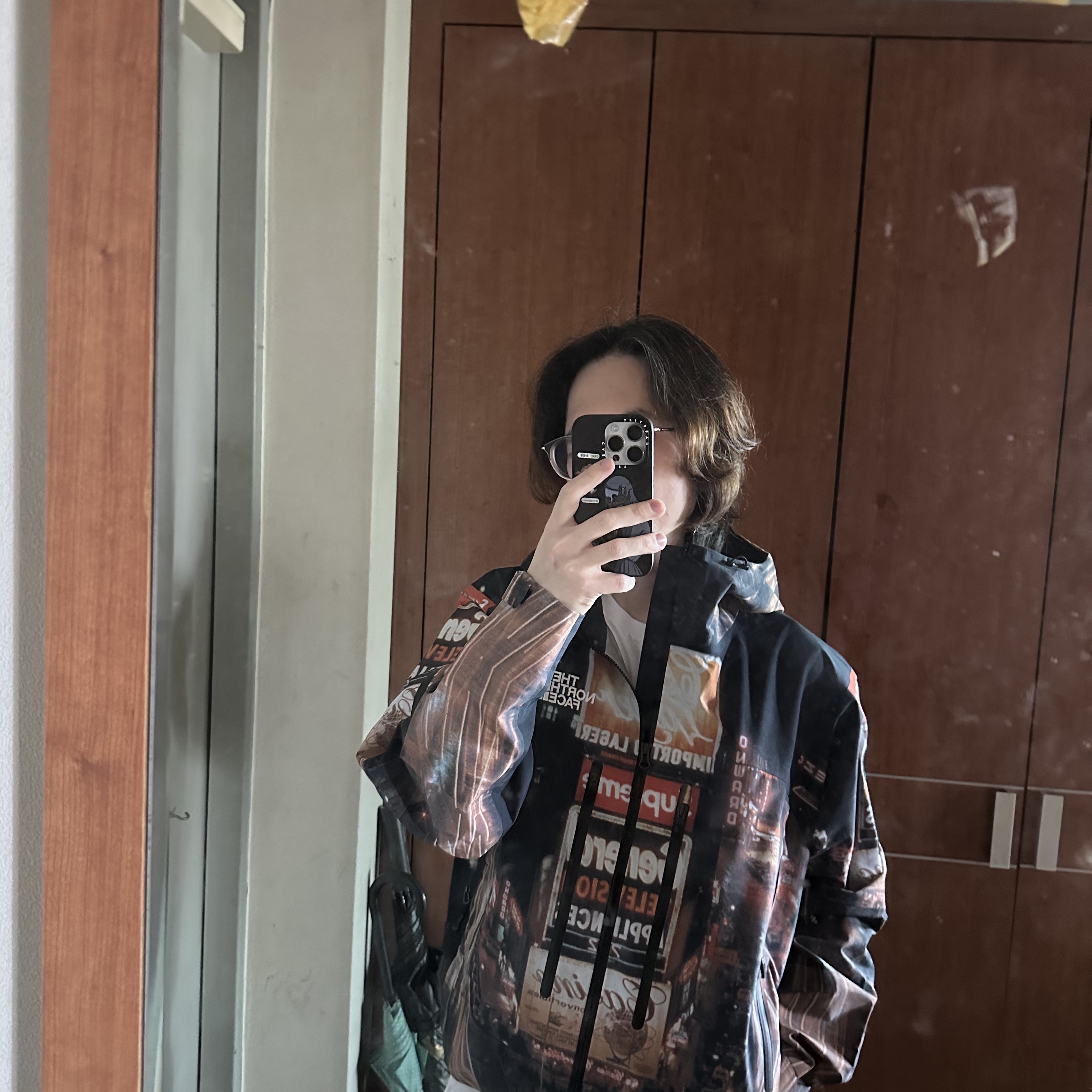 Supreme x The North Face Taped Seam Shell Jacket Times Square - 22FW 착용 스타일