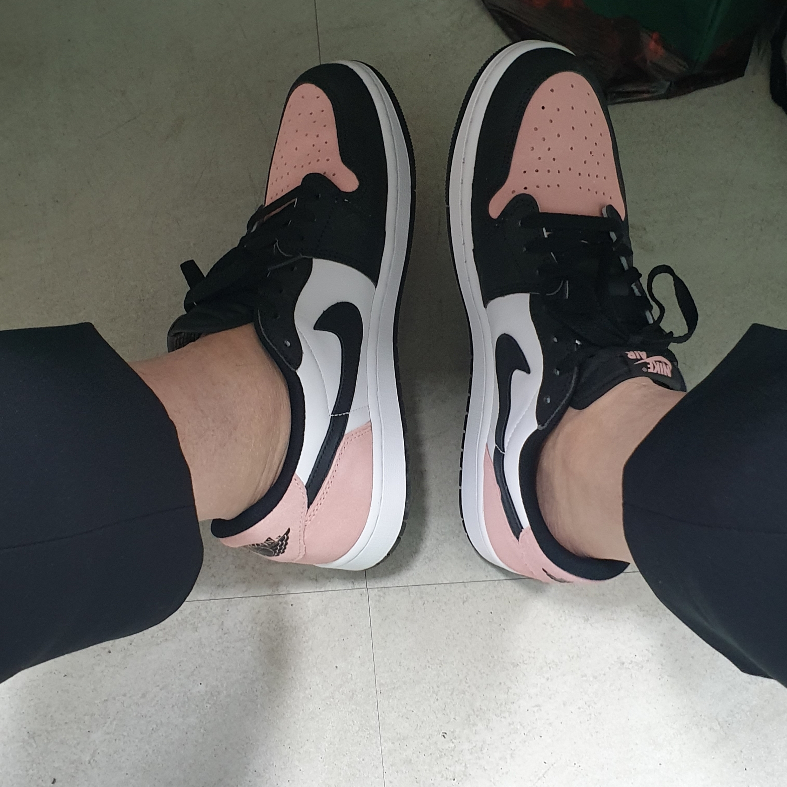 Jordan 1 Retro Low OG Bleached Coral 착용 스타일