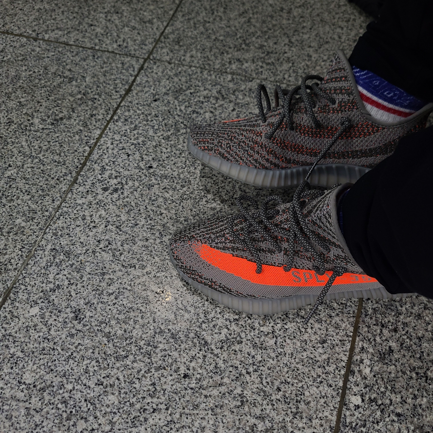 Adidas Yeezy Boost 350 V2 Beluga - Reflective 착용 스타일 - 2