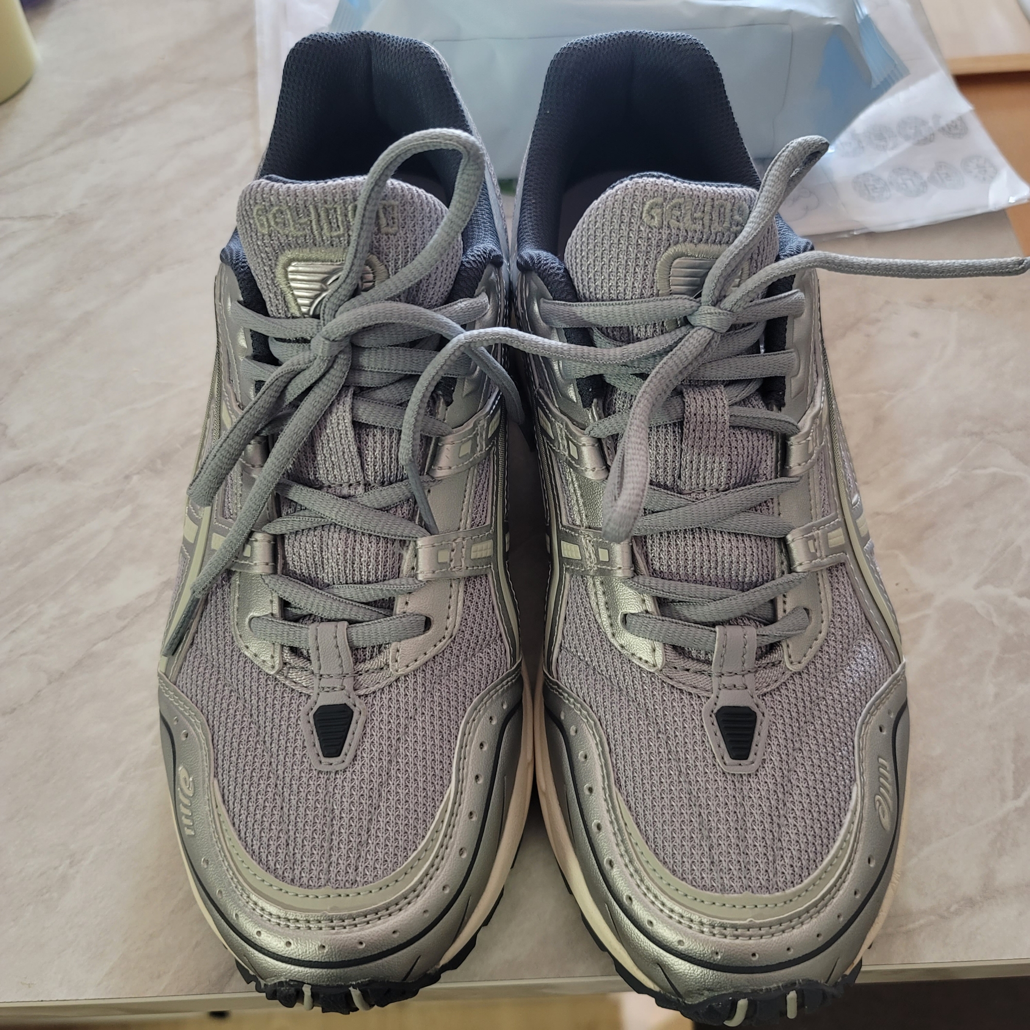 Asics Gel-1090 Piedmont Grey 착용 스타일
