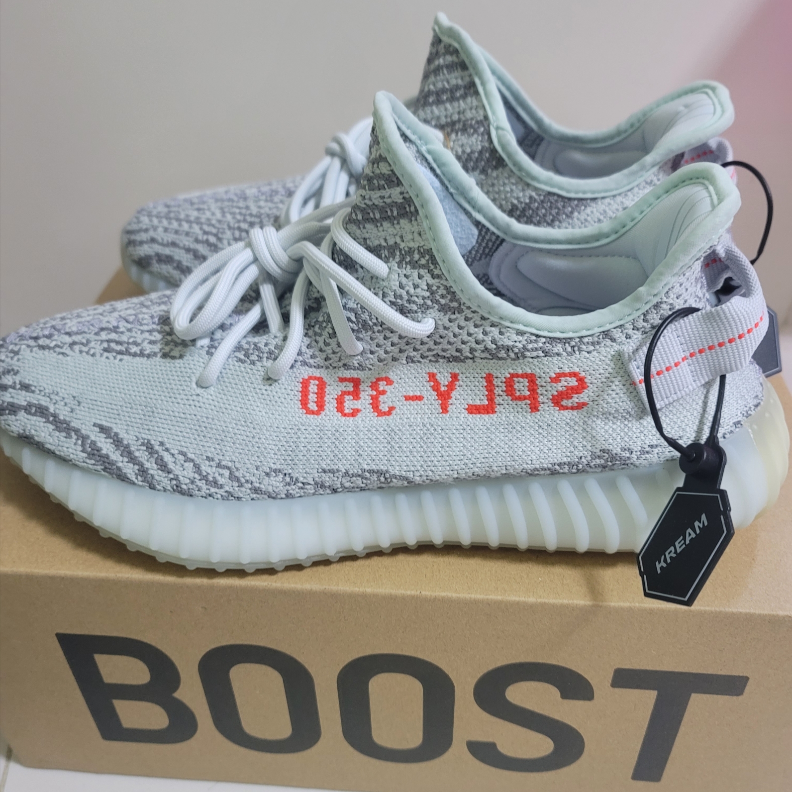 Adidas Yeezy Boost 350 V2 Blue Tint 2021/2022/2023 착용 스타일