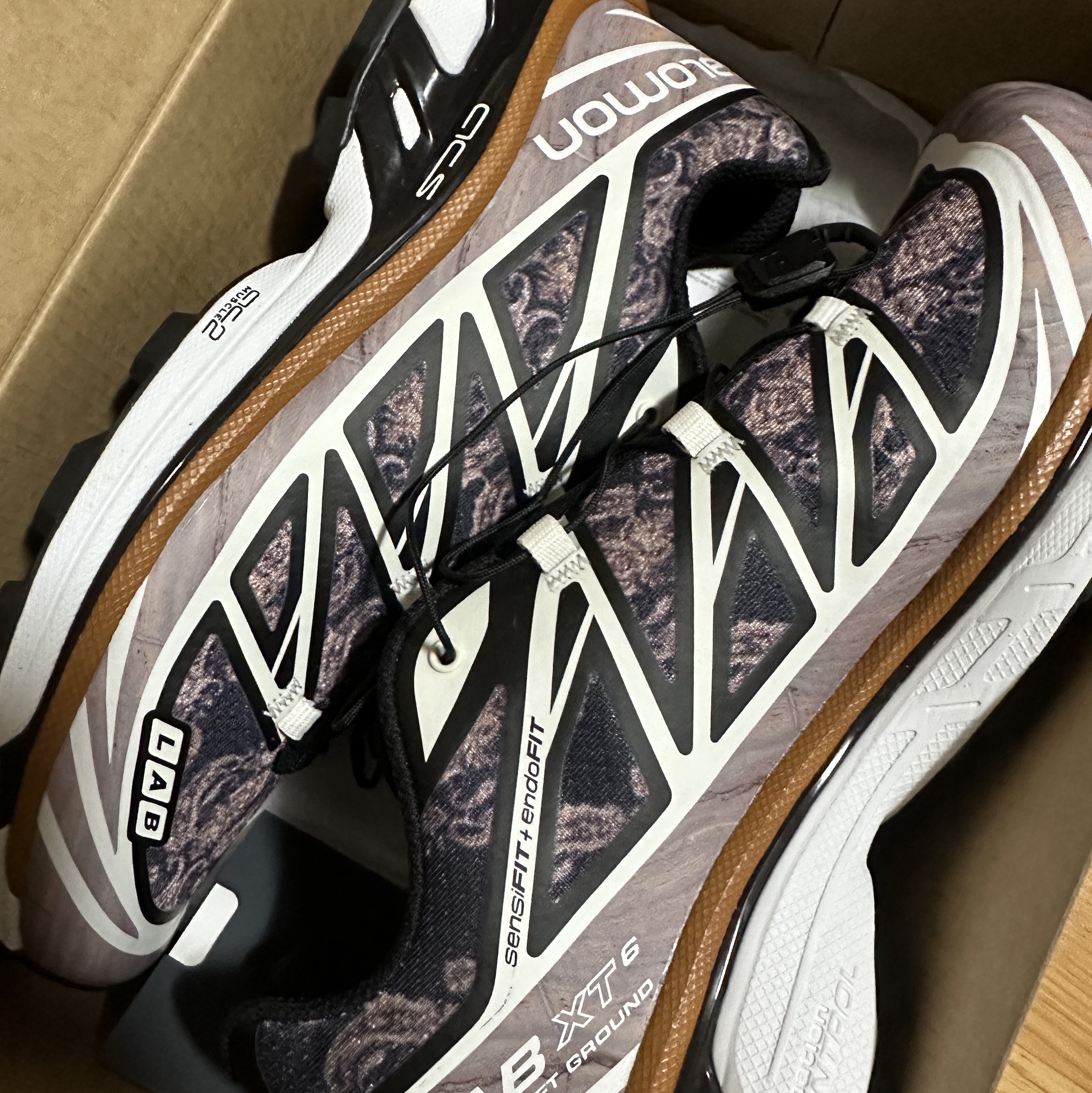 Salomon x COSTS x COTD XT-6 ADV Black Vanilla Ice 착용 스타일