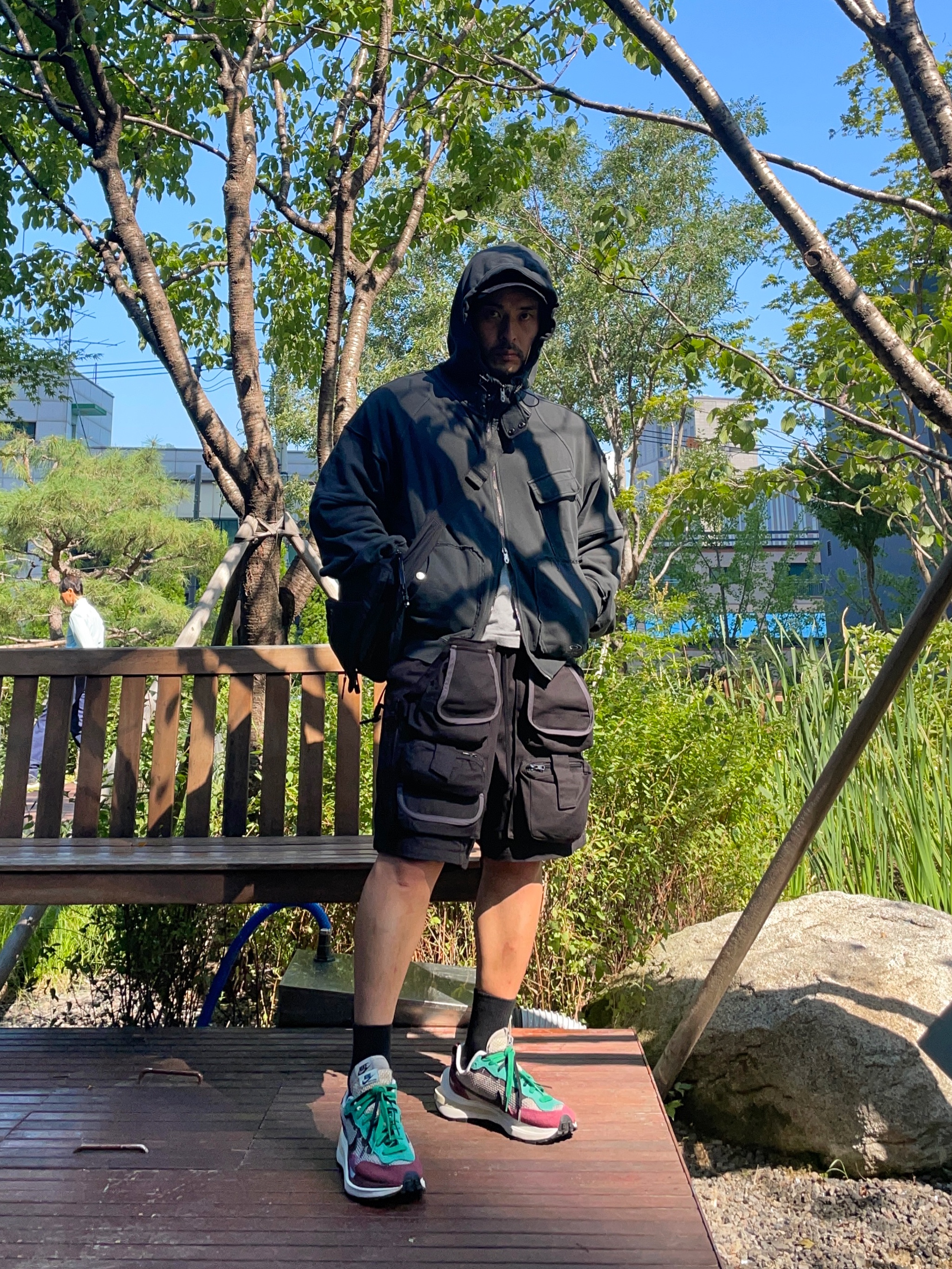Nike x Sacai VaporWaffle String & Black Villain Red 착용 스타일 - 3