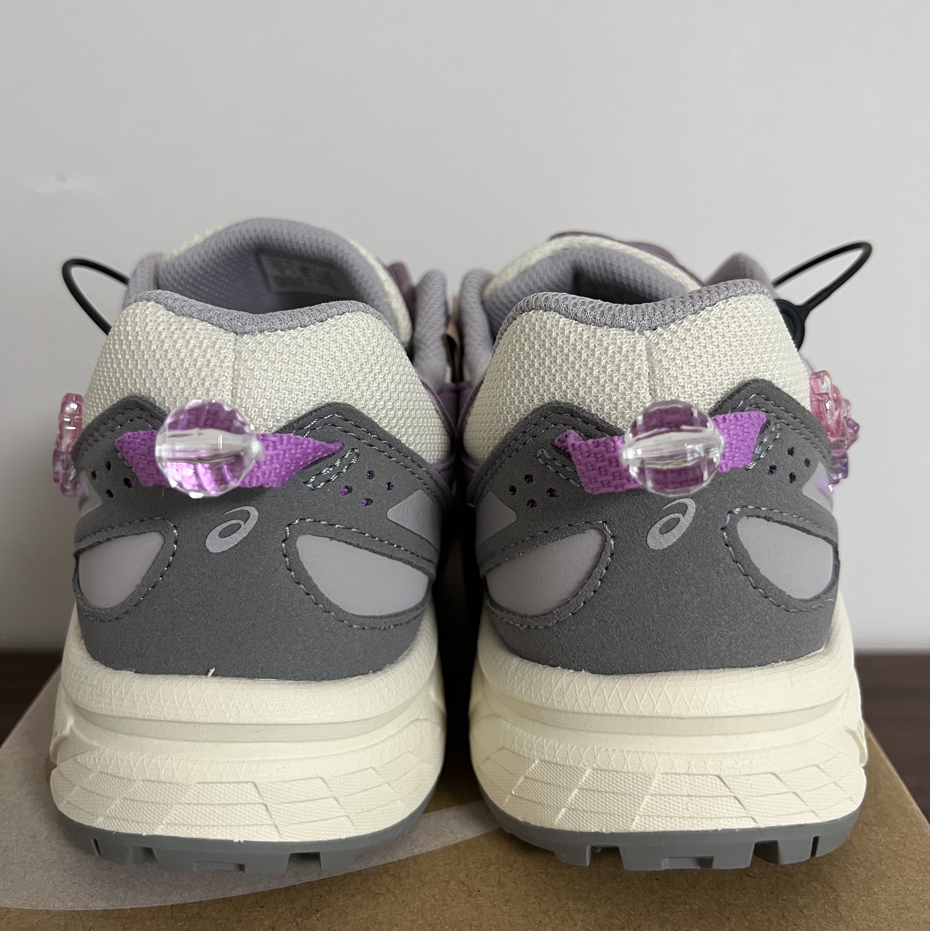 (W) Asics Gel-Venture 6 SPS Birch Haze 착용 스타일 - 5
