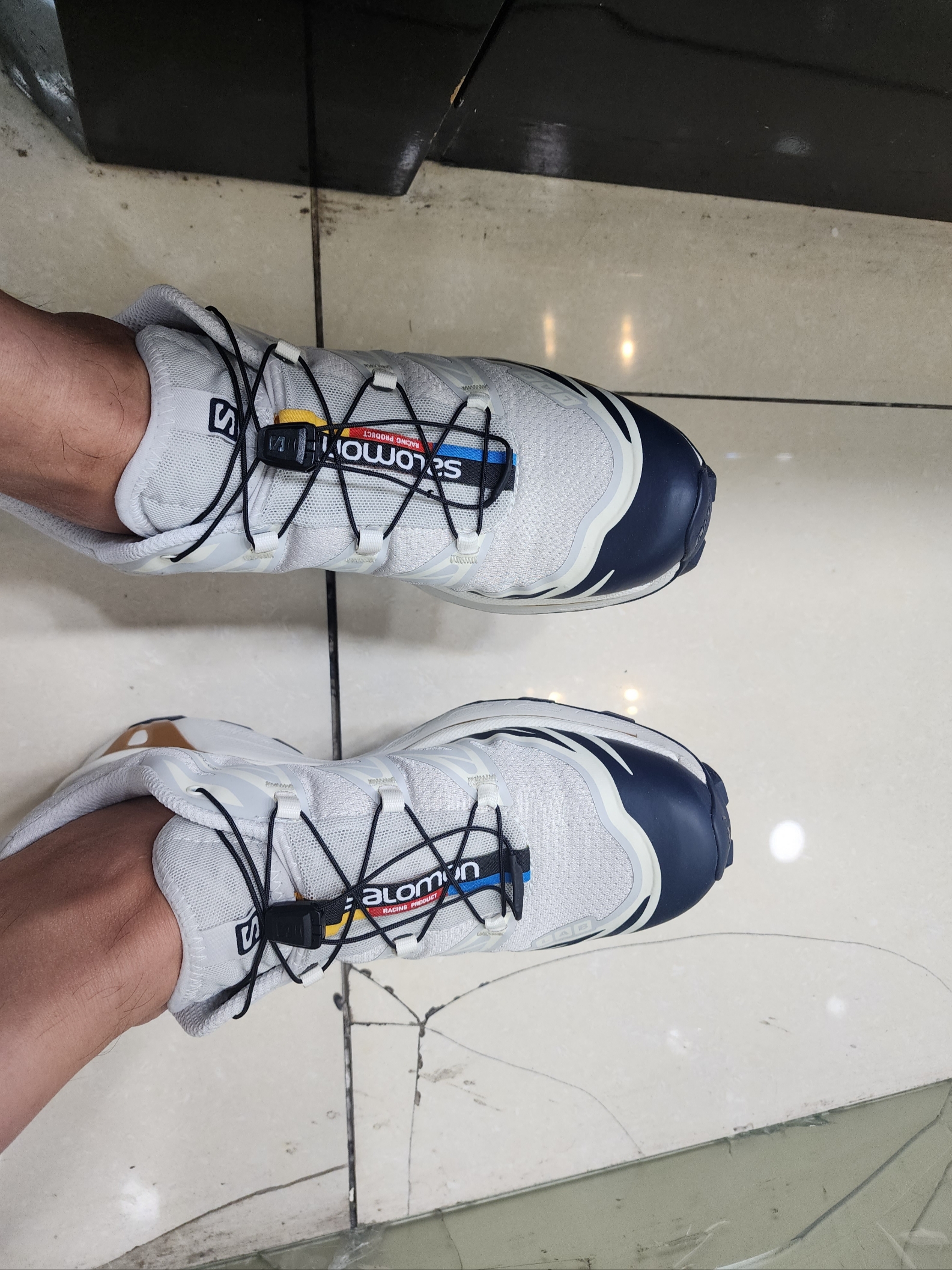 Salomon XT-6 Lunar Rock Dark Sapphire 착용 스타일