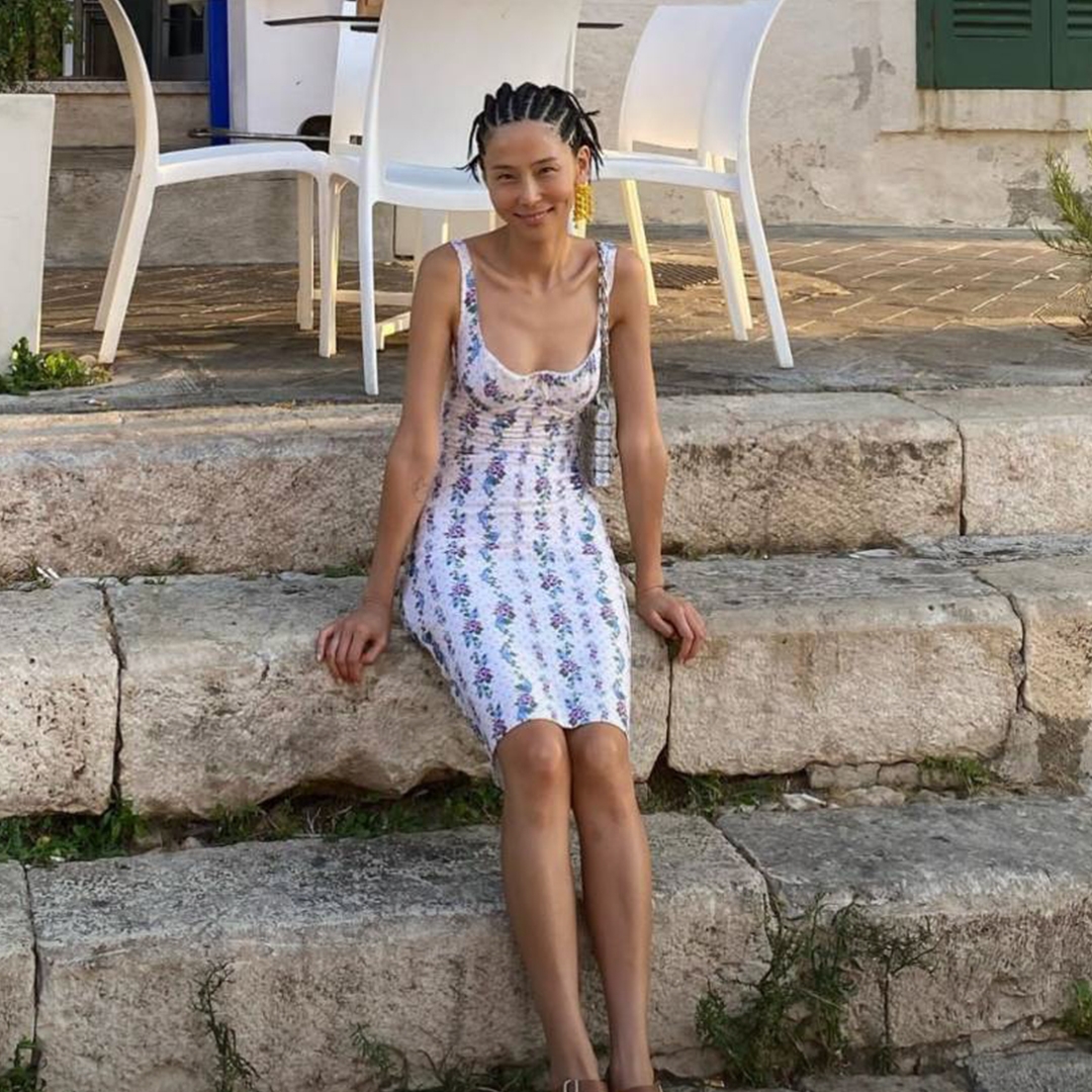 (W) Prada Ribbed Knit Jersey Tank Top White, (W) Saltwater Sandal Original Sandal Tan 착용 스타일 - 4