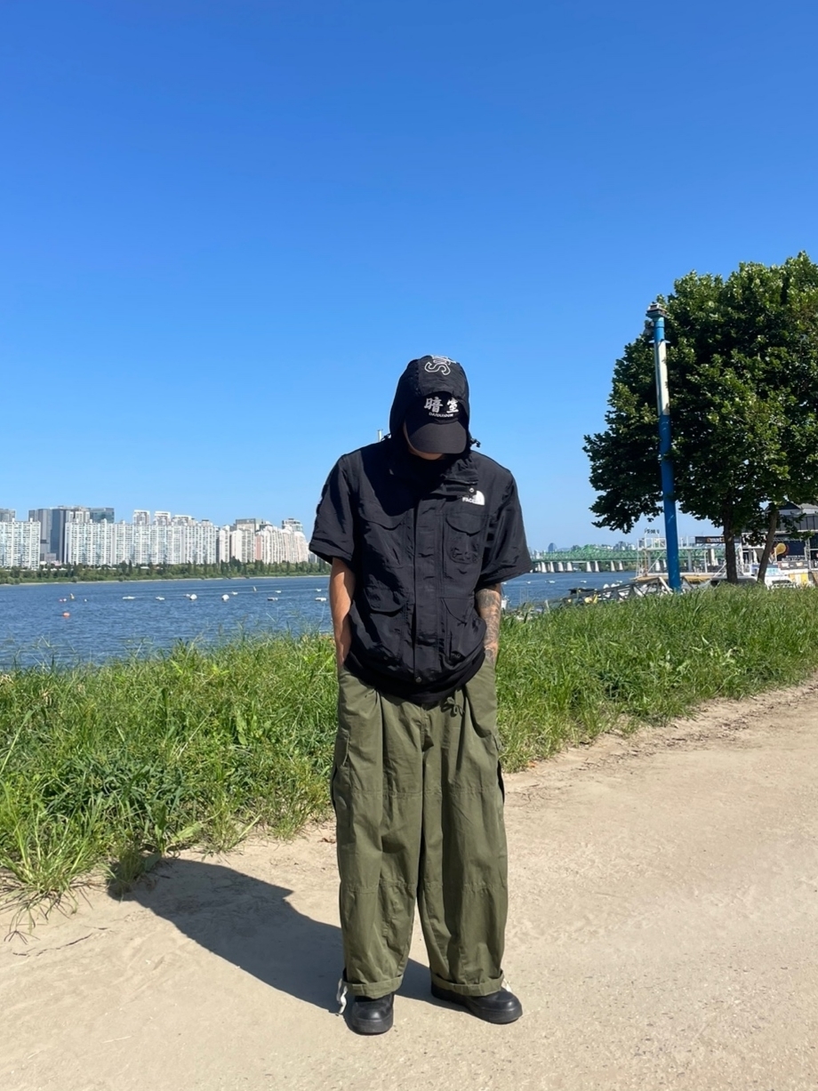 Supreme x The North Face Trekking Convertible Jacket Black - 22SS, Nike x Supreme Air Force 1 Low Black 착용 스타일 - 2