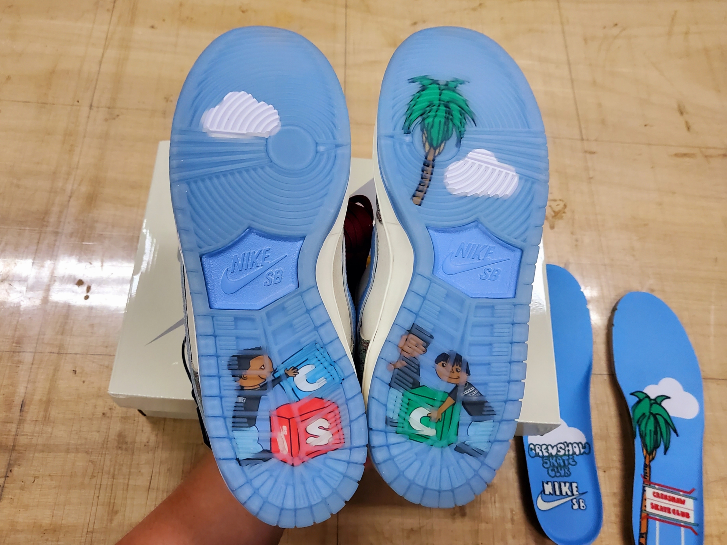 Nike x Crenshaw Skate Club SB Dunk Low Sail Light Blue Cedar 착용 스타일 - 3
