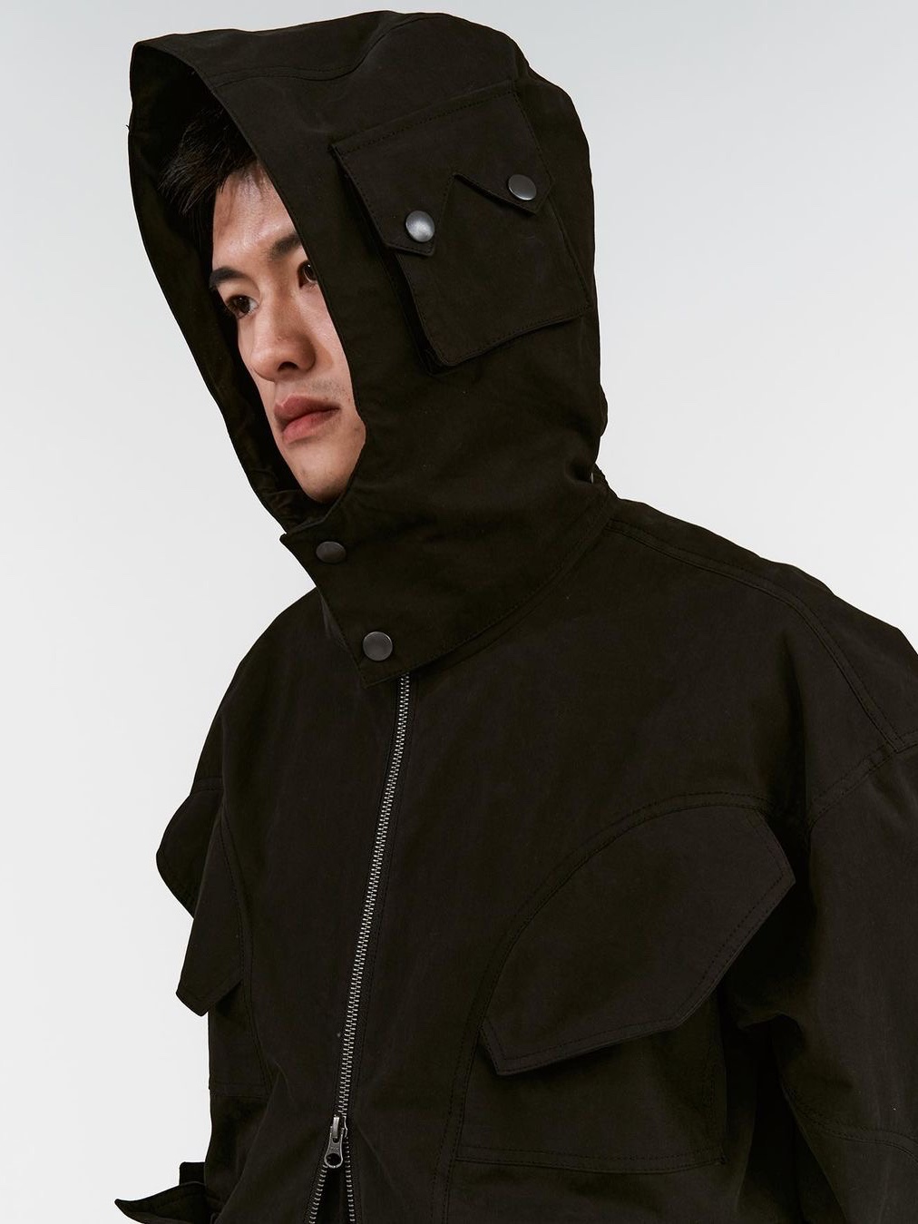 Full of Ssun Multi Pocket Hood Jacket Light Khaki, Full of Ssun Multi Pocket Hood Jacket Black 착용 스타일 - 3
