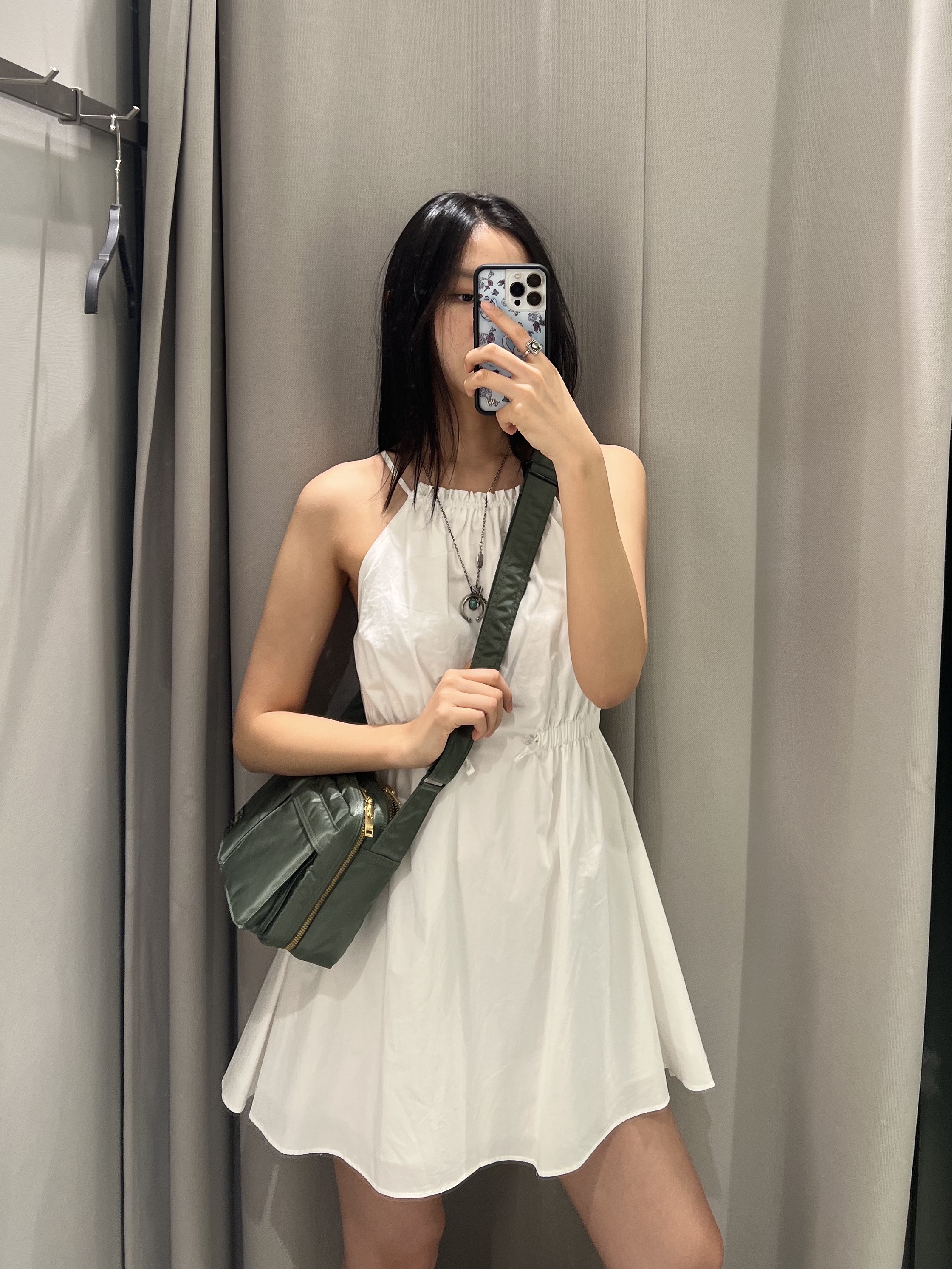 Porter Tanker Shoulder Bag S Sage Green 착용 스타일