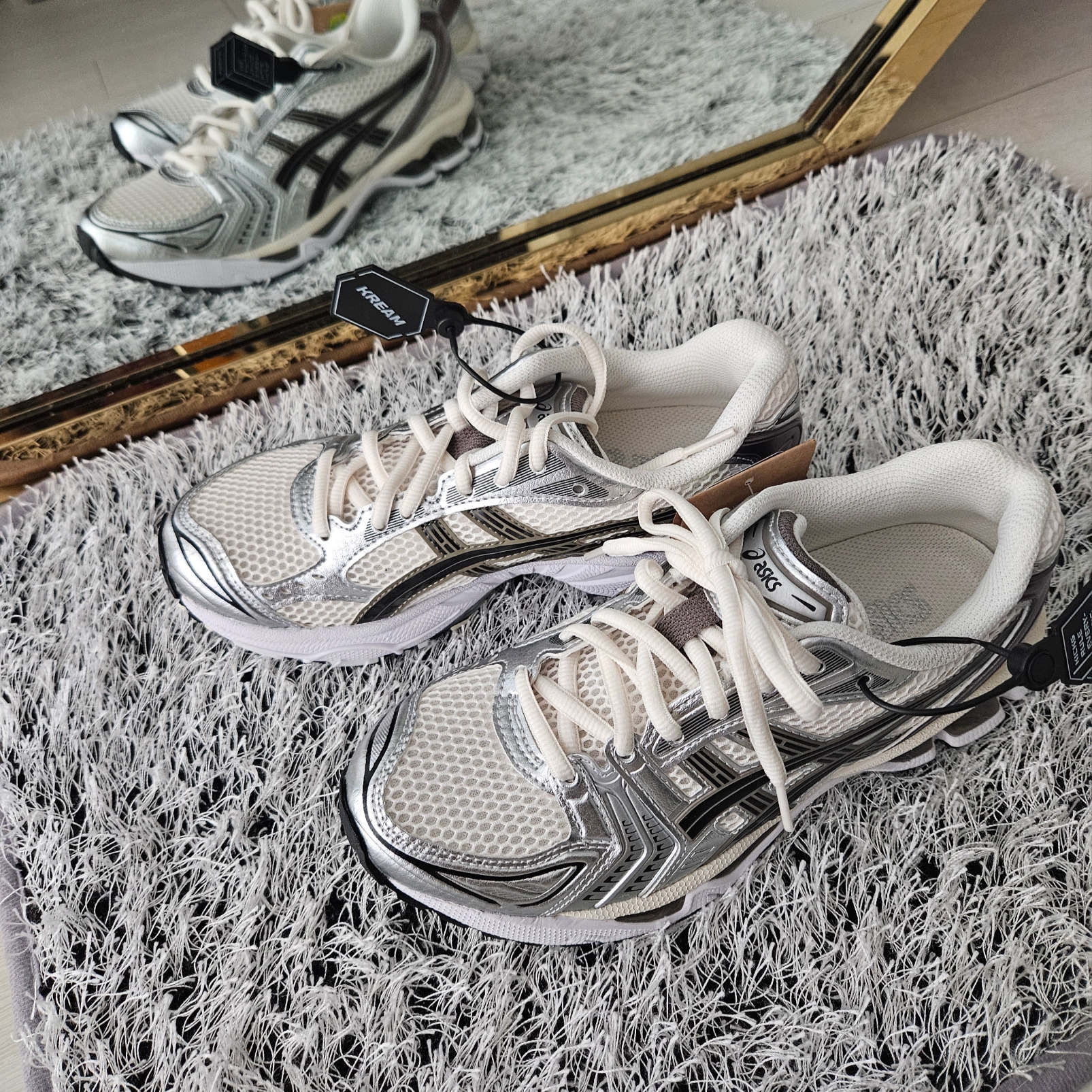 Asics Gel-Kayano 14 Cream Black 착용 스타일