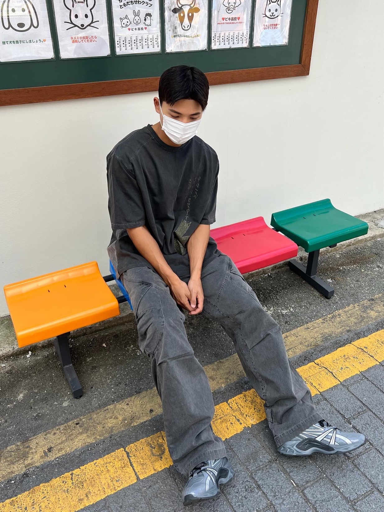Asics HN2-S Protoblast Steel Grey, Ignota Core:5 Nexio Short Sleeve T-Shirt Charcoal 착용 스타일 - 2