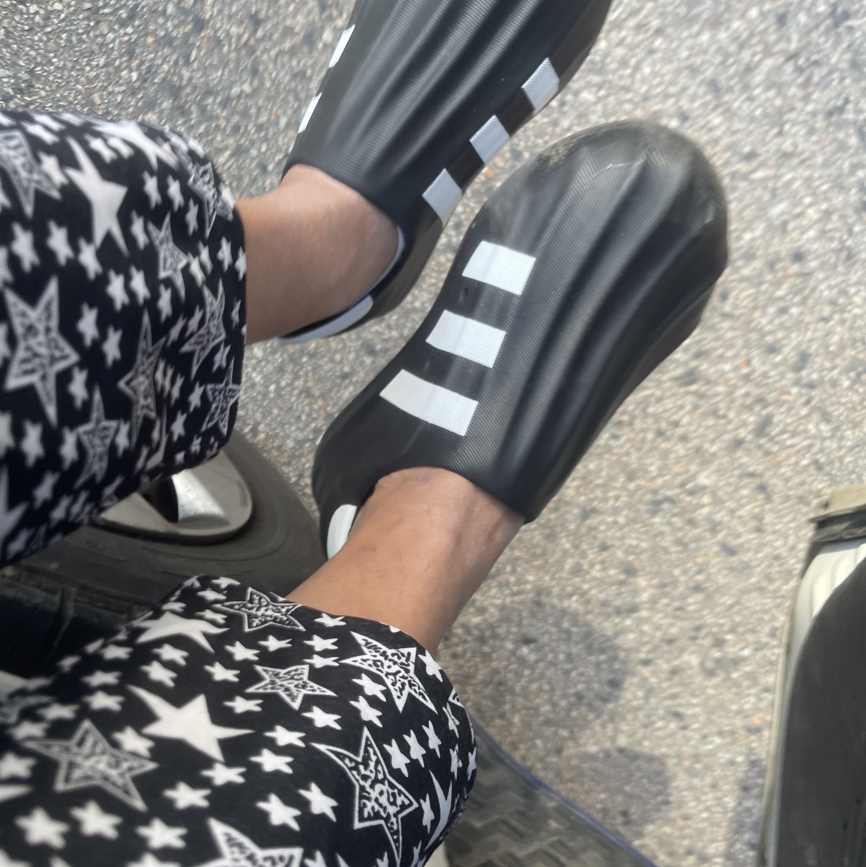 Adidas Adifom Superstar Core Black Cloud White 착용 스타일