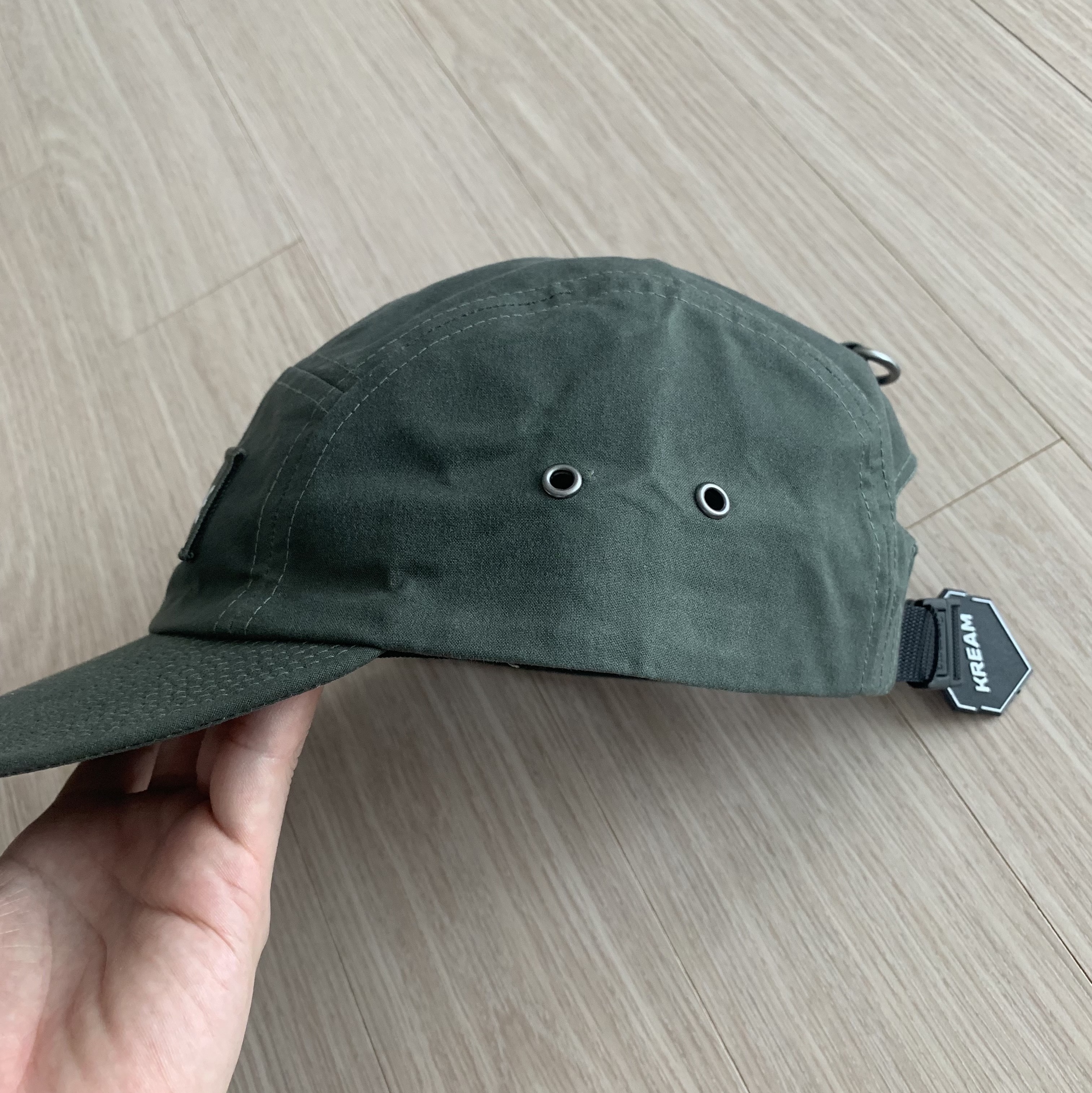 Supreme Waxed Cotton Camp Cap Olive - 23FW 착용 스타일 - 3
