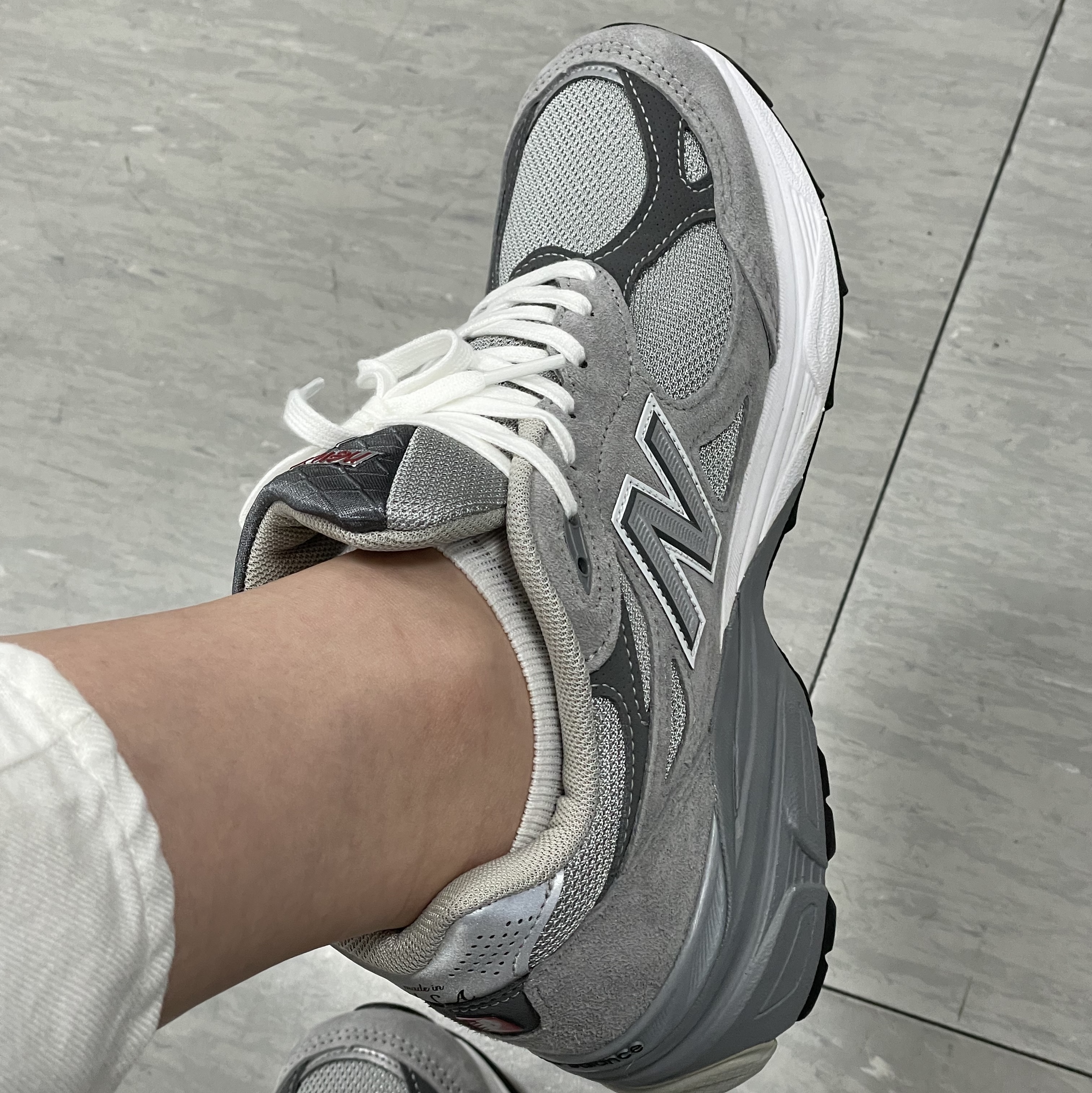 New Balance 990v3 Made in USA Grey - D Standard 착용 스타일
