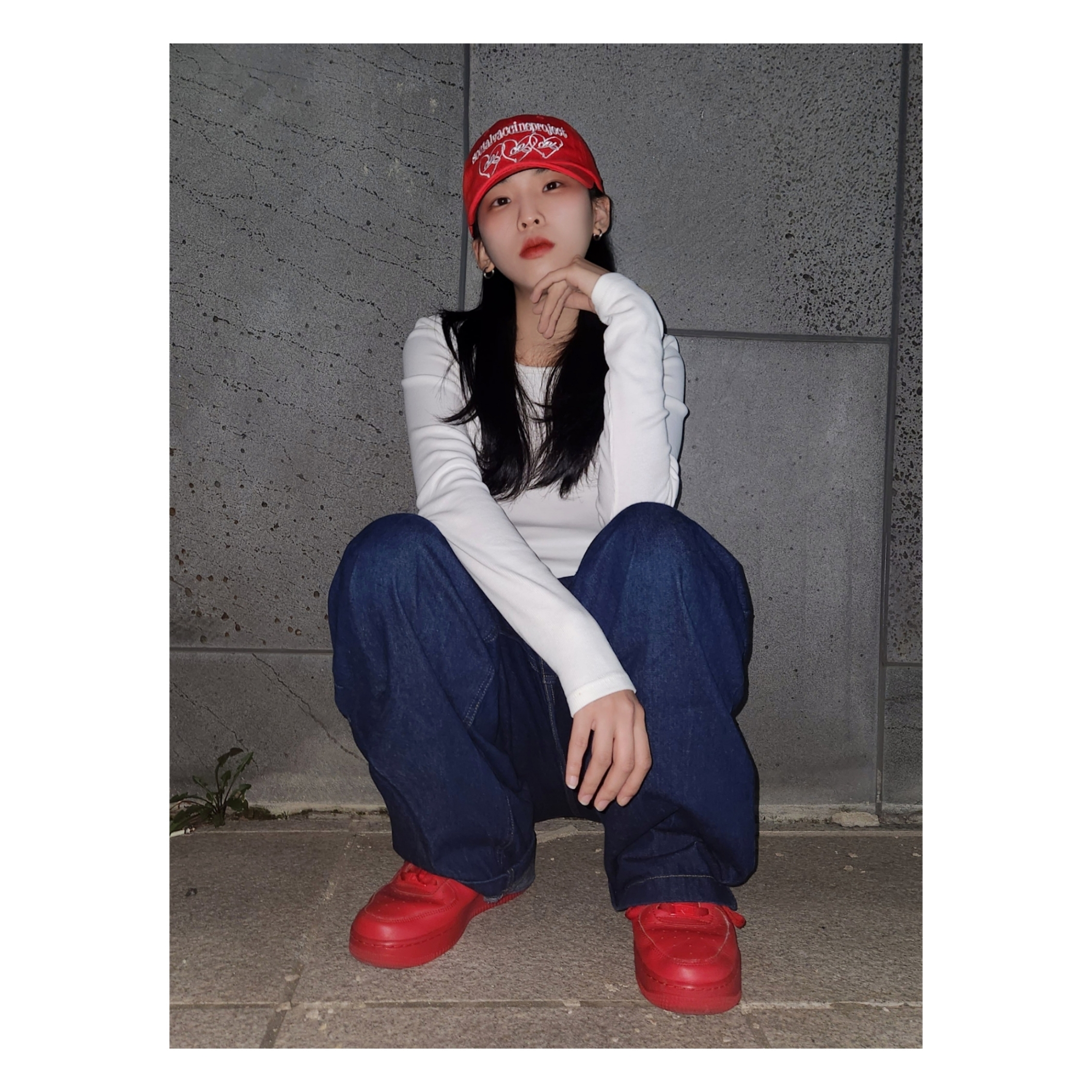 Nike Air Force 1 '07 LV8 Low 1 Triple Red 착용 스타일