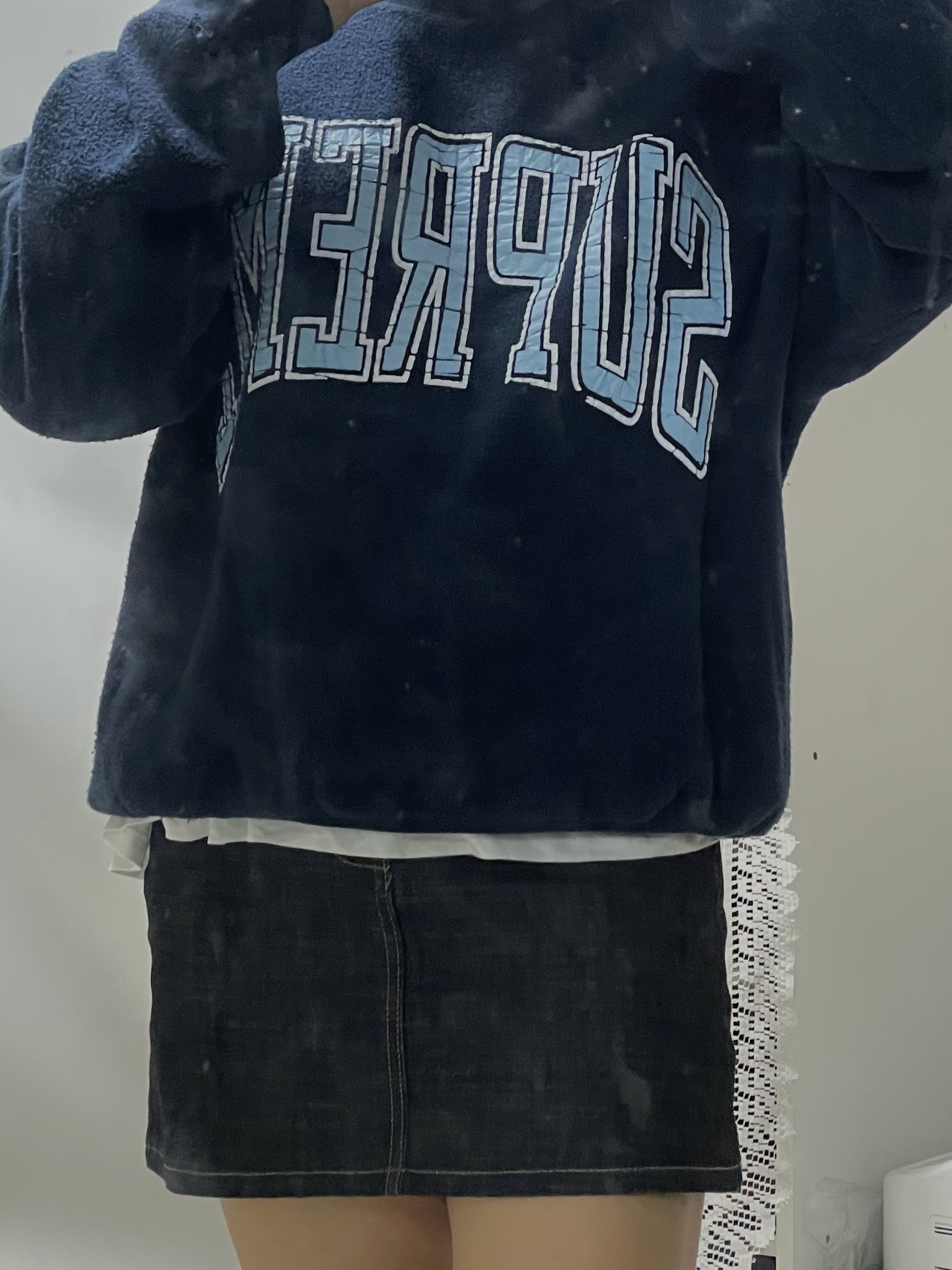 Supreme Inside Out Crewneck Navy - 23FW 착용 스타일 - 1