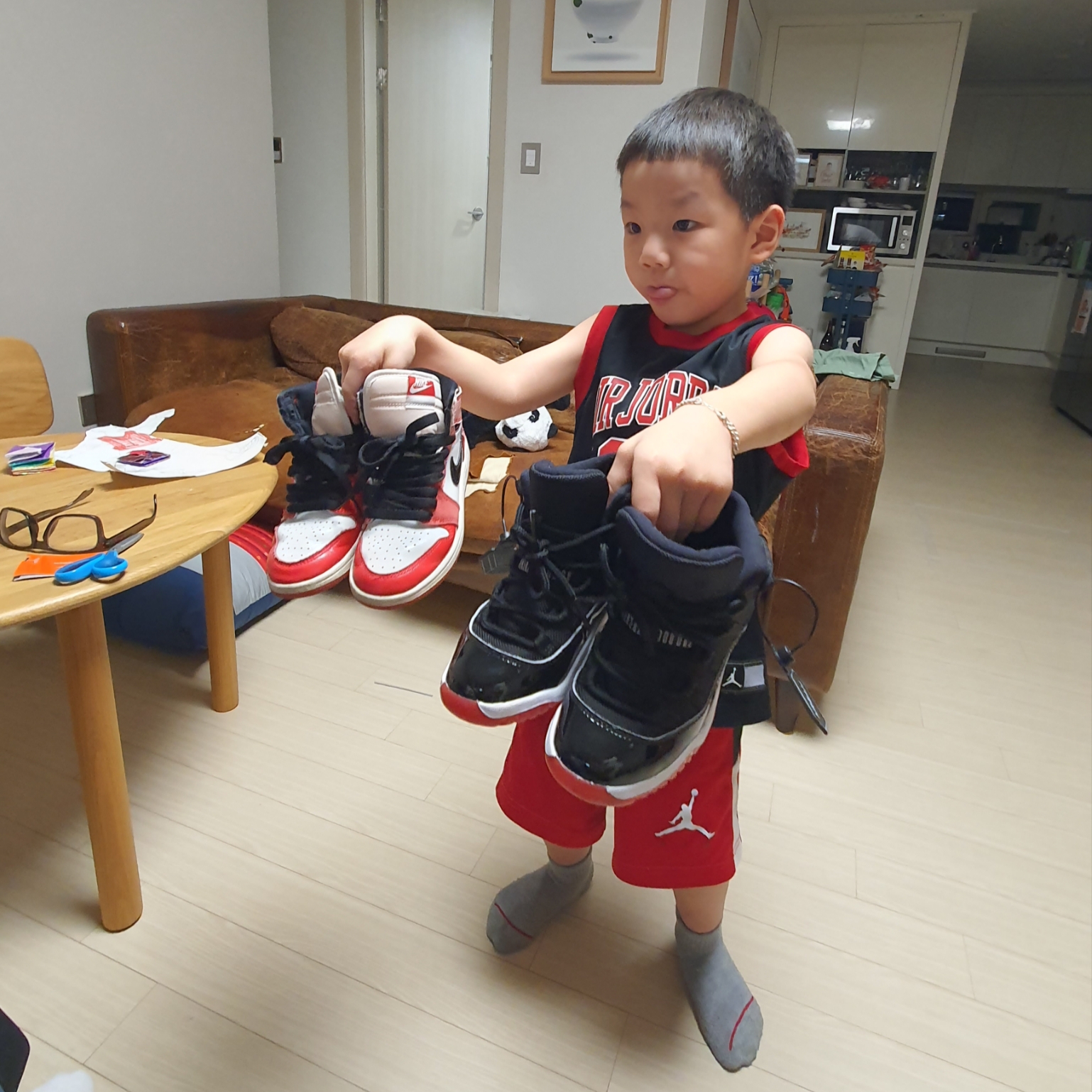 Jordan 11 Retro Low Bred 착용 스타일 - 1