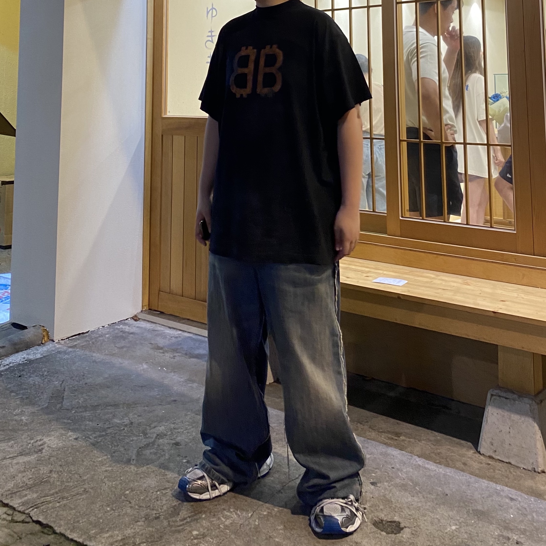 (W) Balenciaga Hybrid Baggy Pants Light Blue, Balenciaga 3XL Sneakers Grey White Blue 착용 스타일 - 1