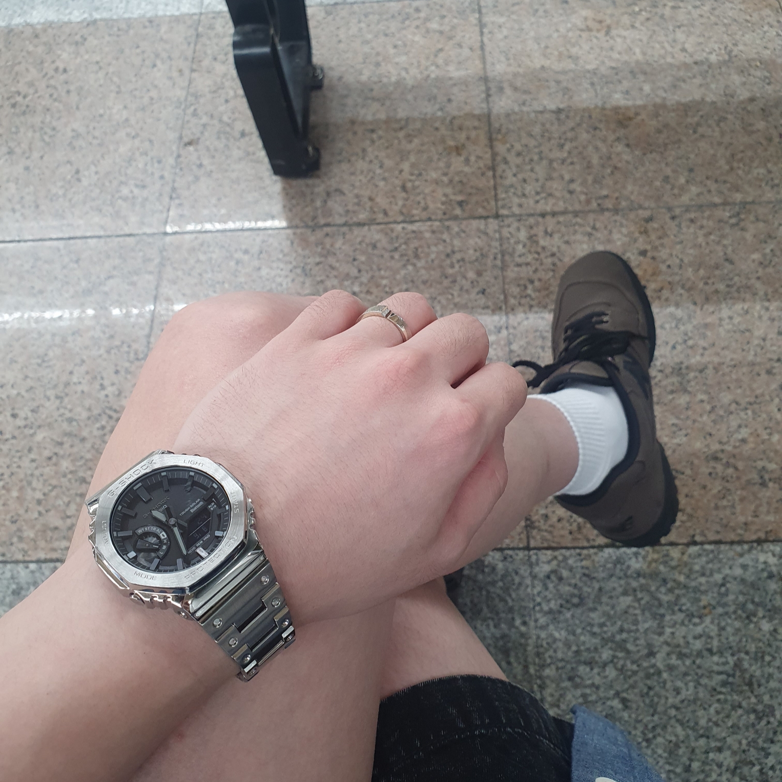 New Balance x Thisisneverthat 550 Brown Black, Casio G-Shock GM-B2100D-1A 착용 스타일