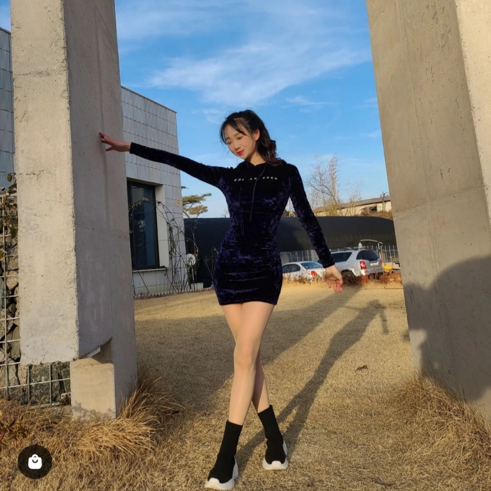 (W) Balenciaga Speed Trainer Black White 2021/2022 착용 스타일