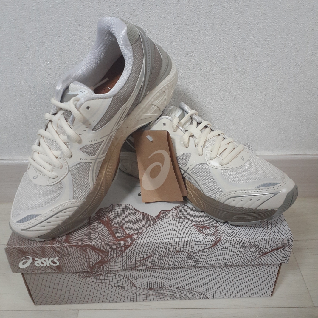 Asics x Dime GT-2160 Arctic Wolf London Fog 착용 스타일
