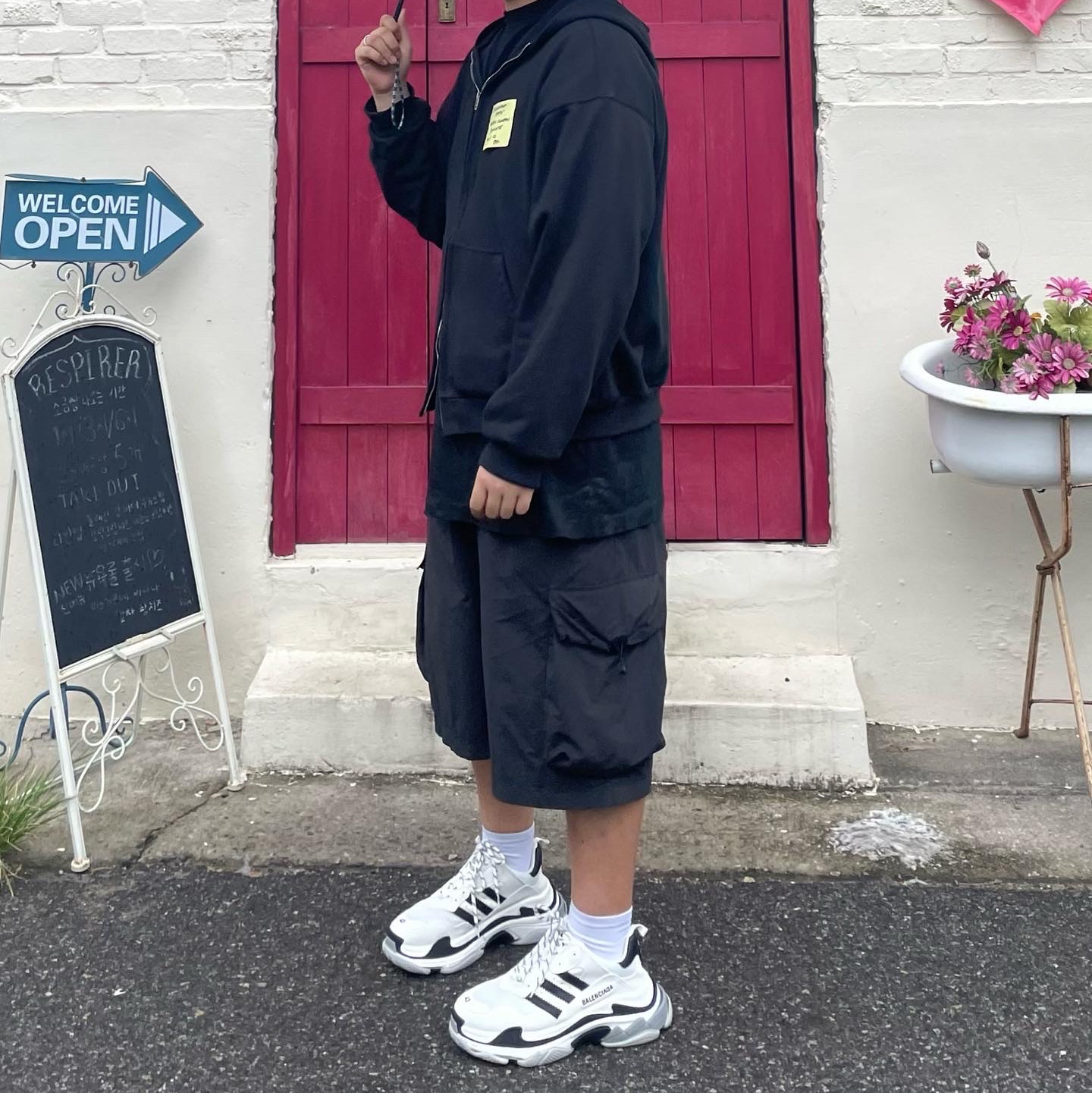 Balenciaga x Adidas Triple S Sneakers White Black, Balenciaga Sticky Note Zip-Up Hoodie Medium Fit Black Faded 착용 스타일 - 1