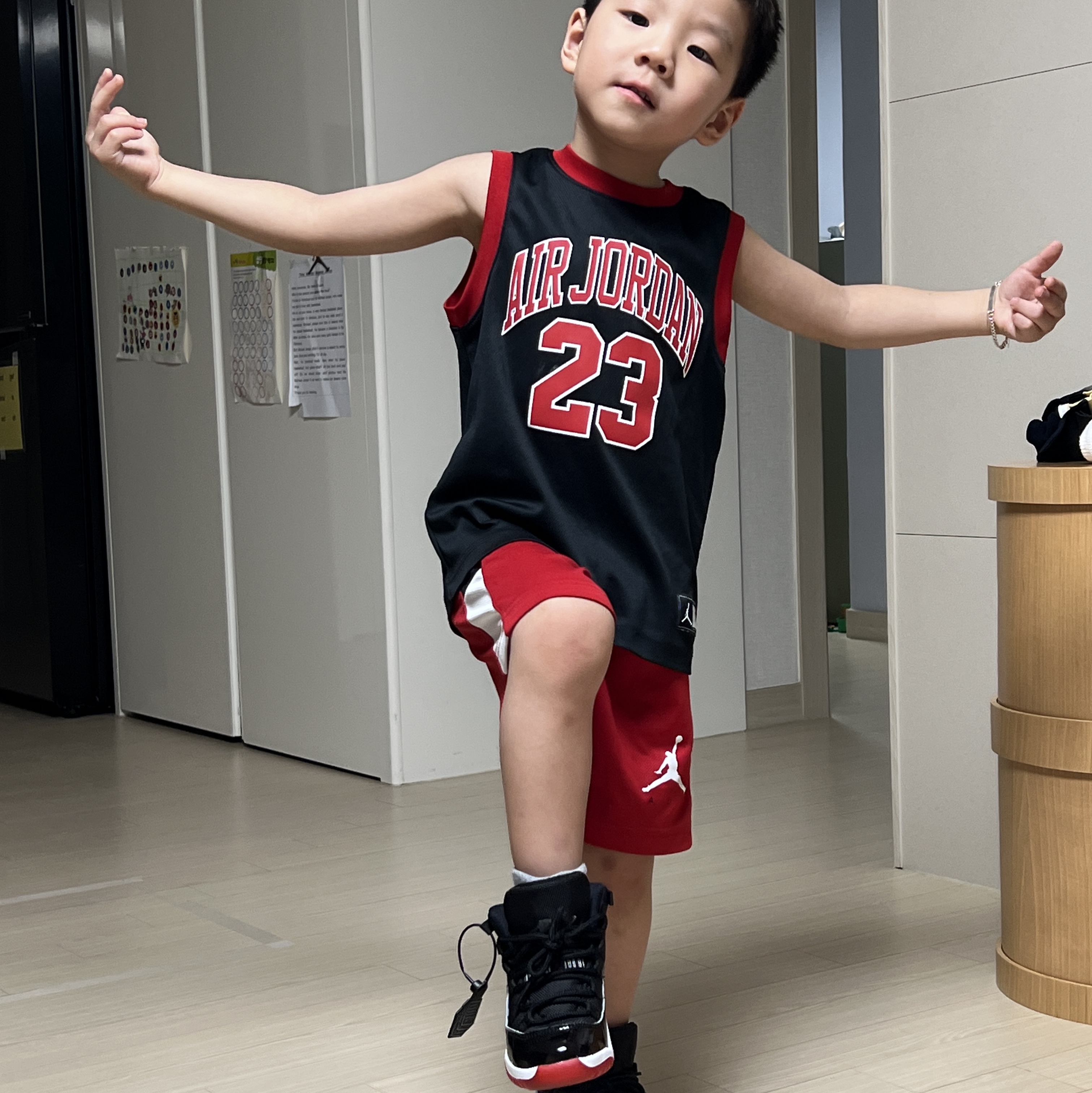 (PS) Jordan 11 Retro Bred 2019, (PS) Jordan 1 Retro High Spider-Man Next Chapter 착용 스타일 - 1