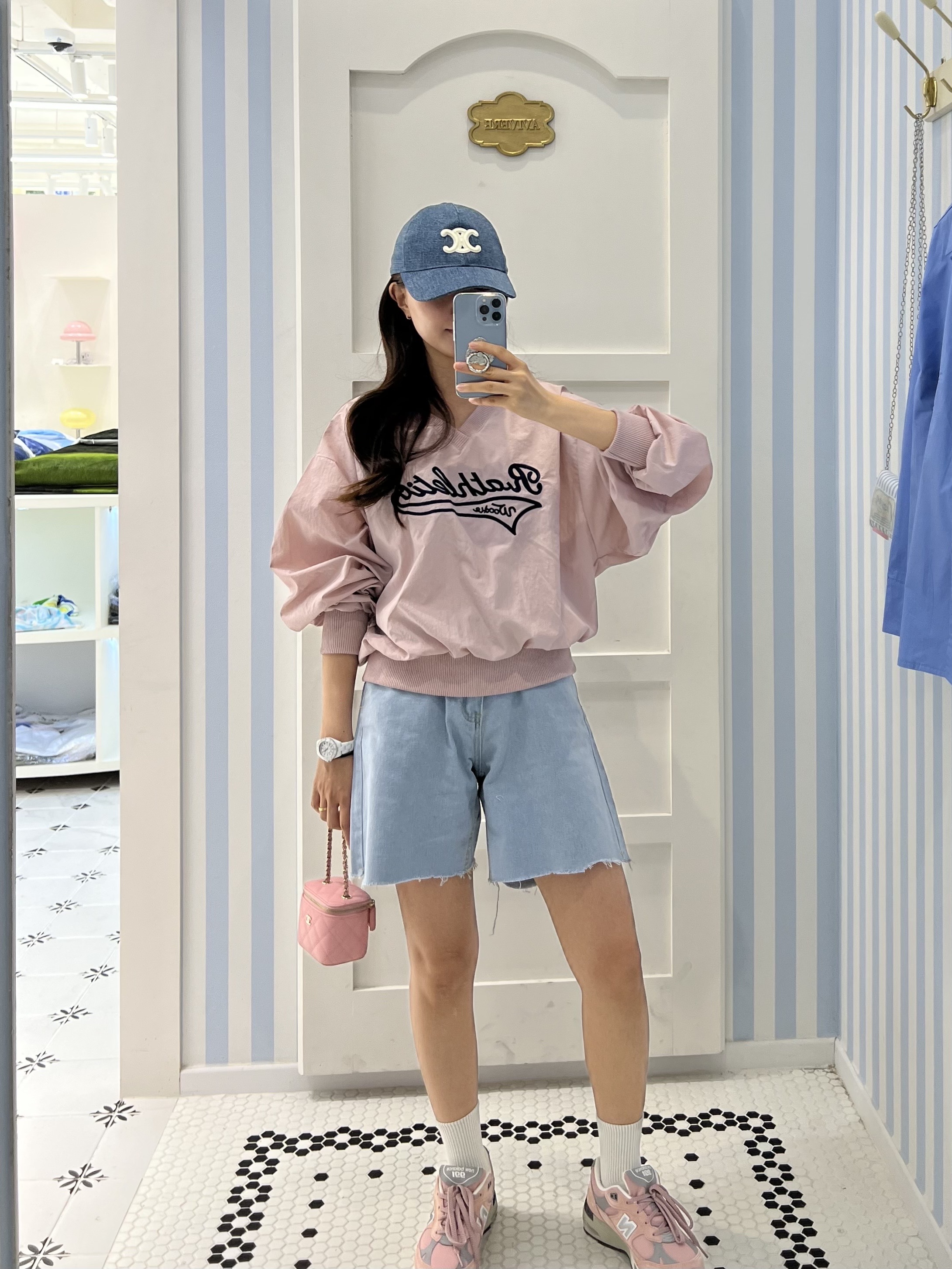 (W) New Balance 991 Made in UK Shy Pink, (W) Celine Triomphe Baseball Cap in Denim Union Wash Dark Union Wash 착용 스타일