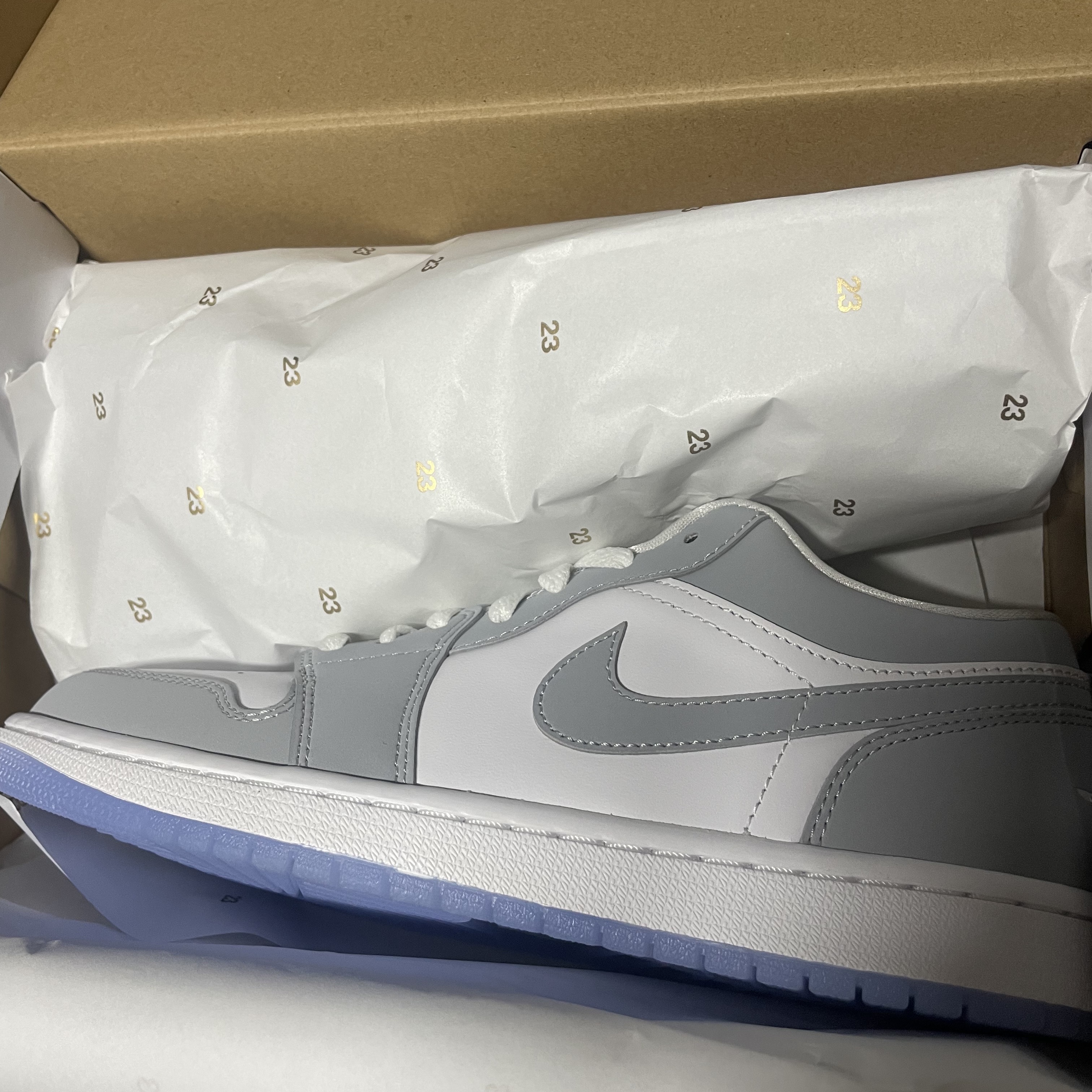 (W) Jordan 1 Low White Wolf Grey 착용 스타일