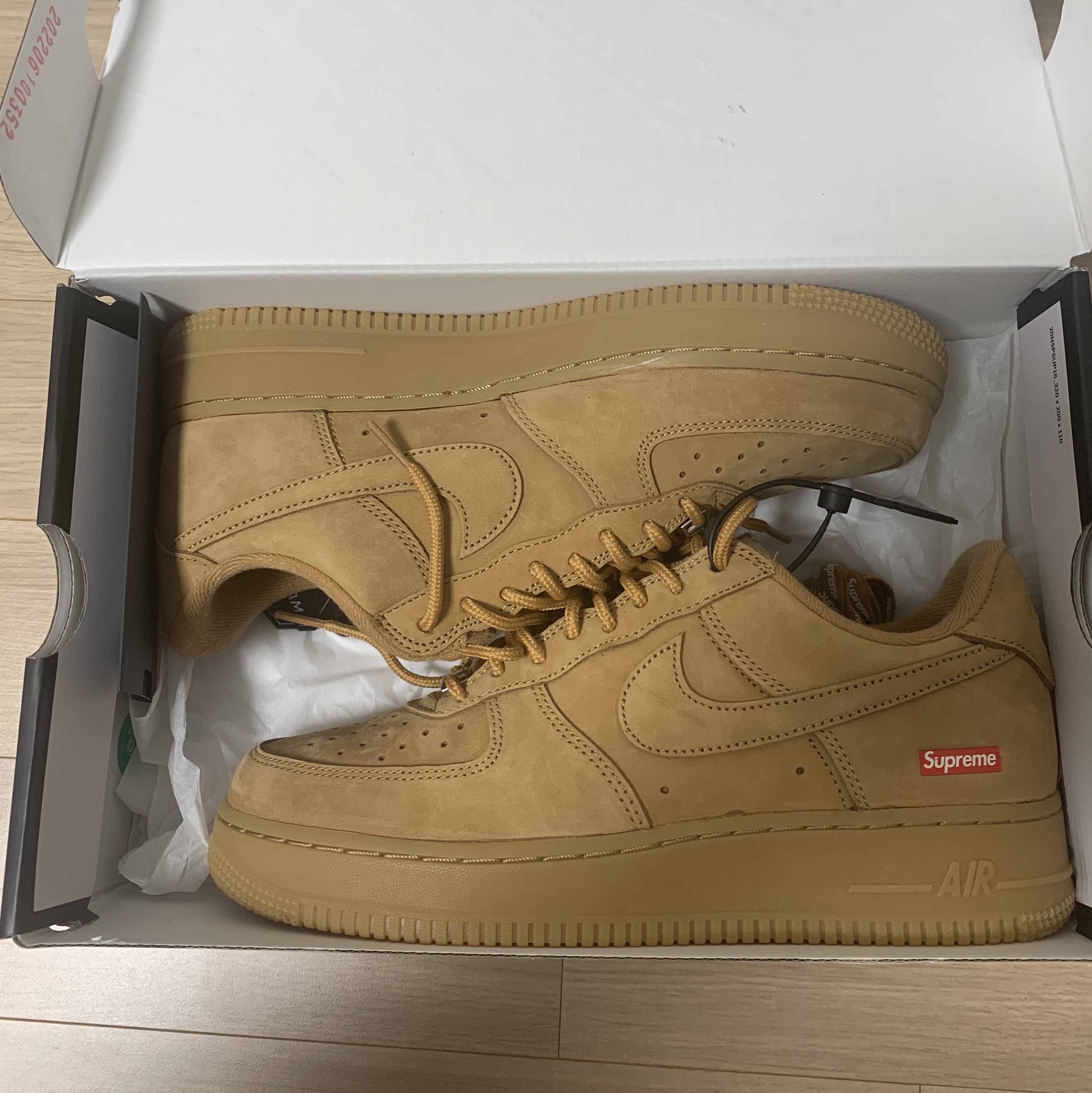 Nike x Supreme Air Force 1 Low Flax 착용 스타일