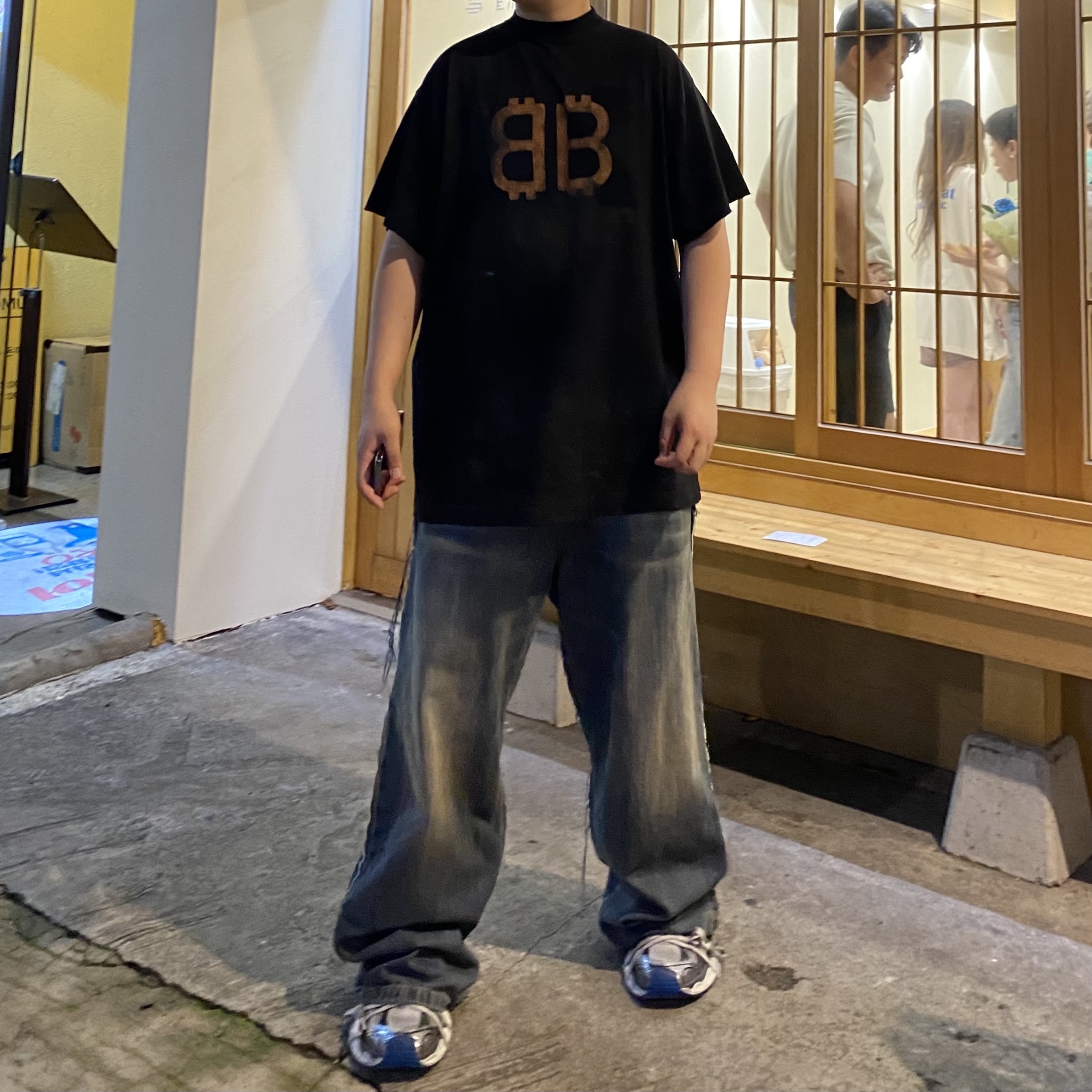 (W) Balenciaga Hybrid Baggy Pants Light Blue, Balenciaga 3XL Sneakers Grey White Blue 착용 스타일 - 2