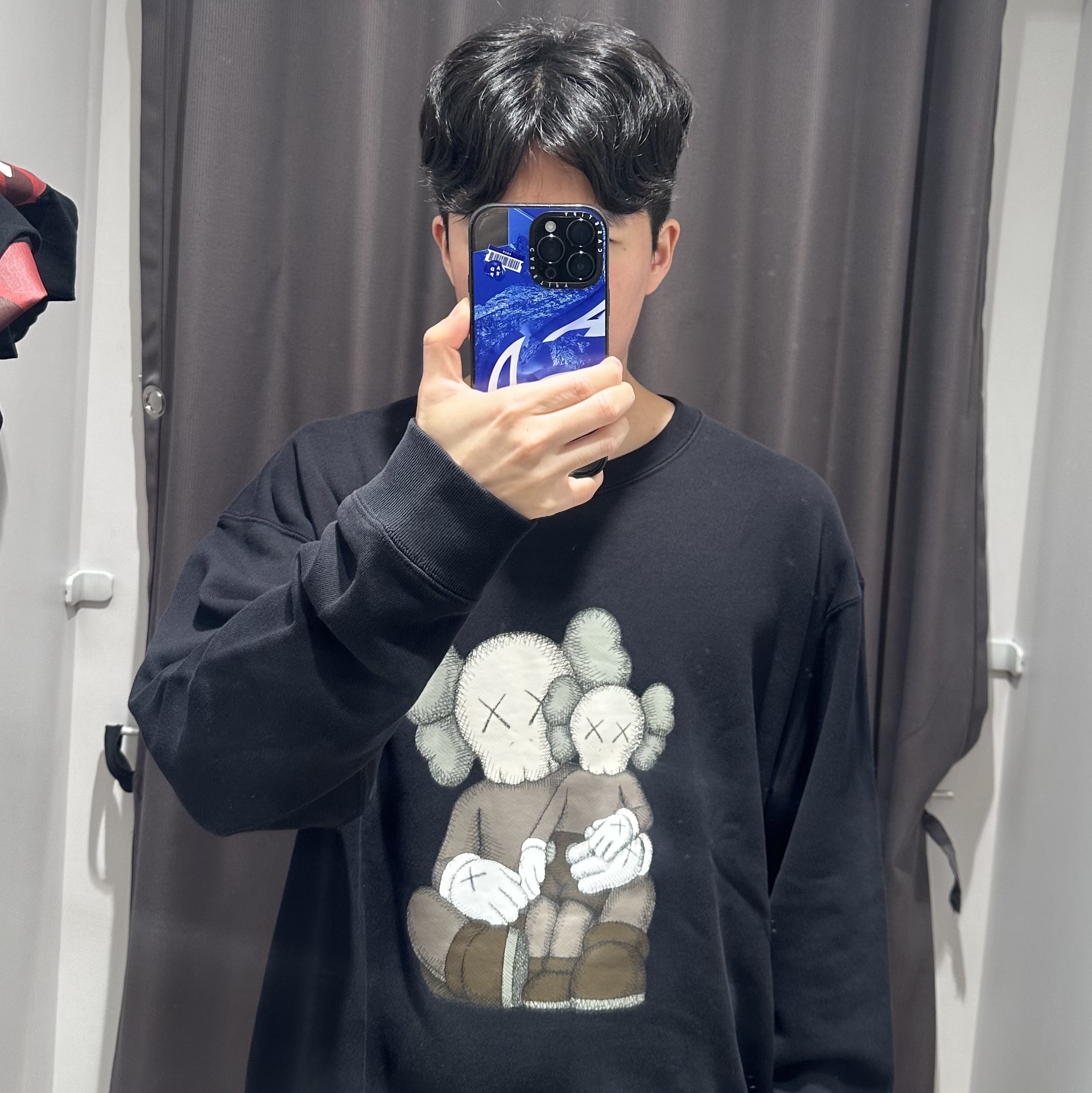 Uniqlo UT x Kaws Long Sleeve Sweatshirt Black, Casetify x Ader Error iPhone Tetris Magsafe Case Blue 착용 스타일