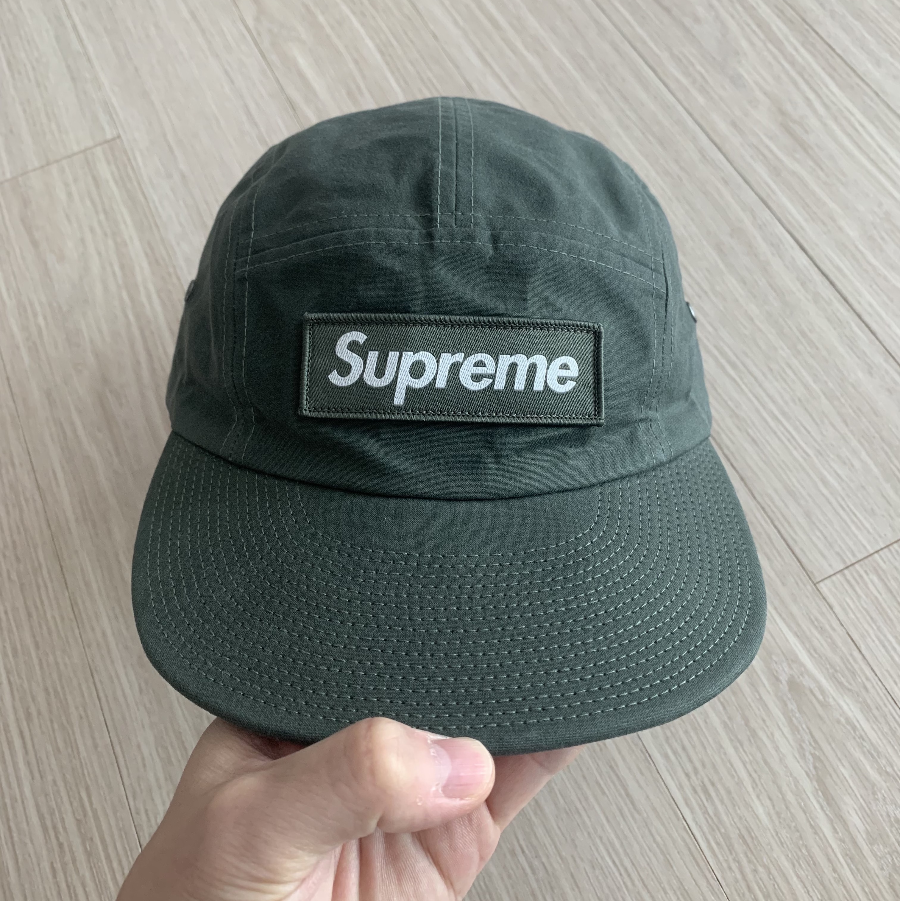 Supreme Waxed Cotton Camp Cap Olive - 23FW 착용 스타일 - 2