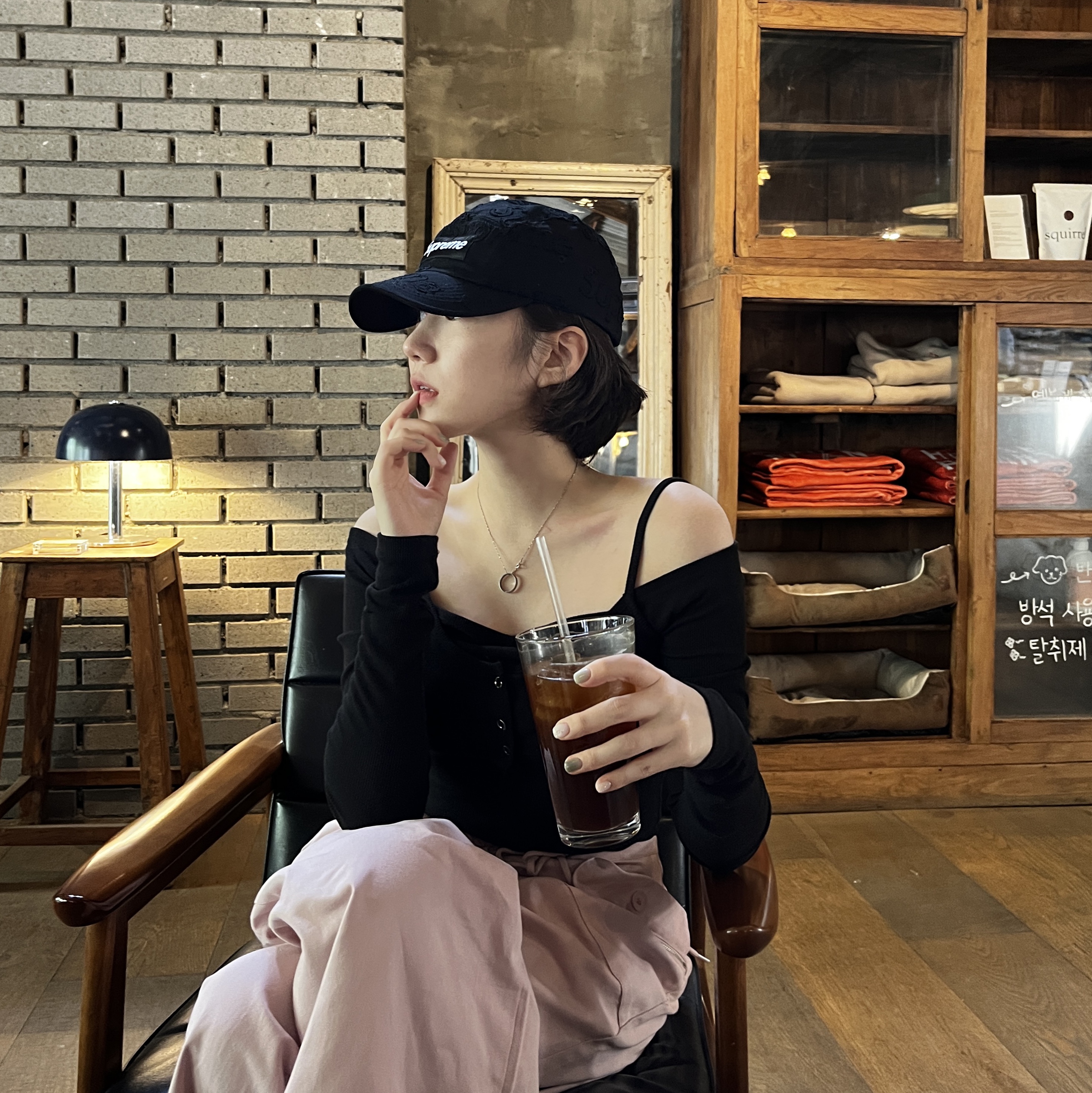 Supreme Lasered Twill Camp Cap Black - 23SS, Nike Air Force 1 '07 Low Triple Black 착용 스타일 - 3