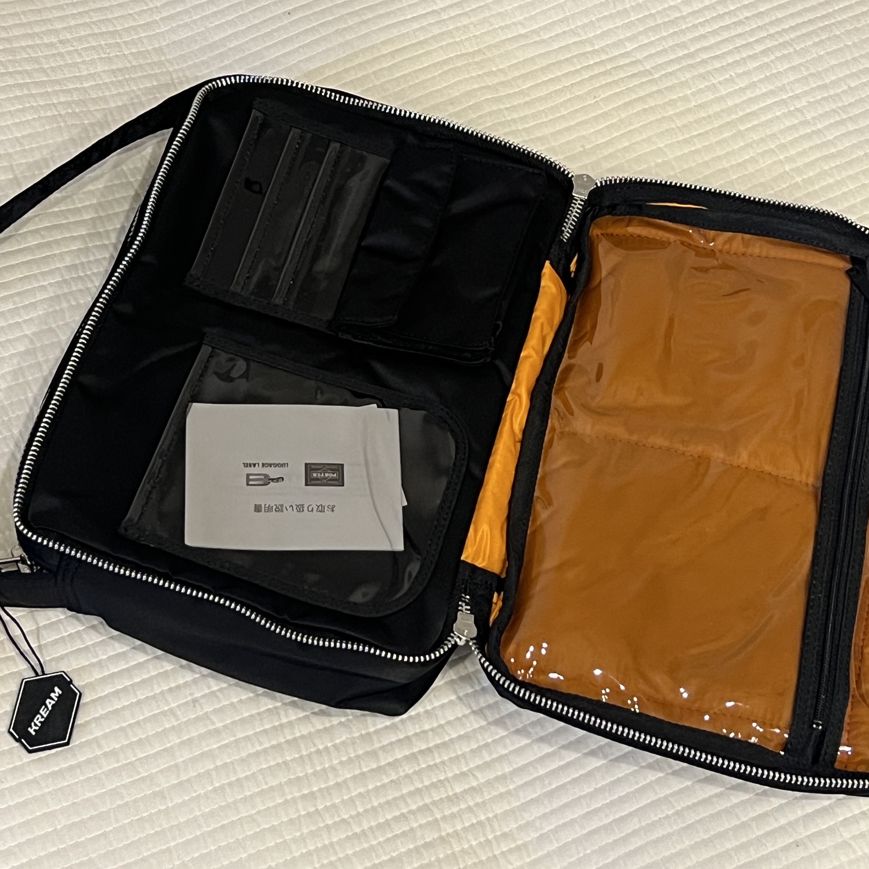 Porter Tanker Shoulder Bag L Black 착용 스타일 - 2