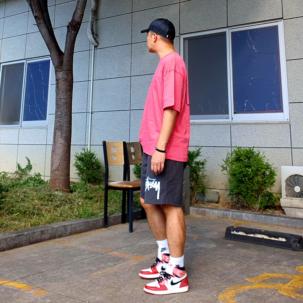 Jordan 1 Retro High Spider-Man Next Chapter, Nike ACG Trail Cap Black 착용 스타일