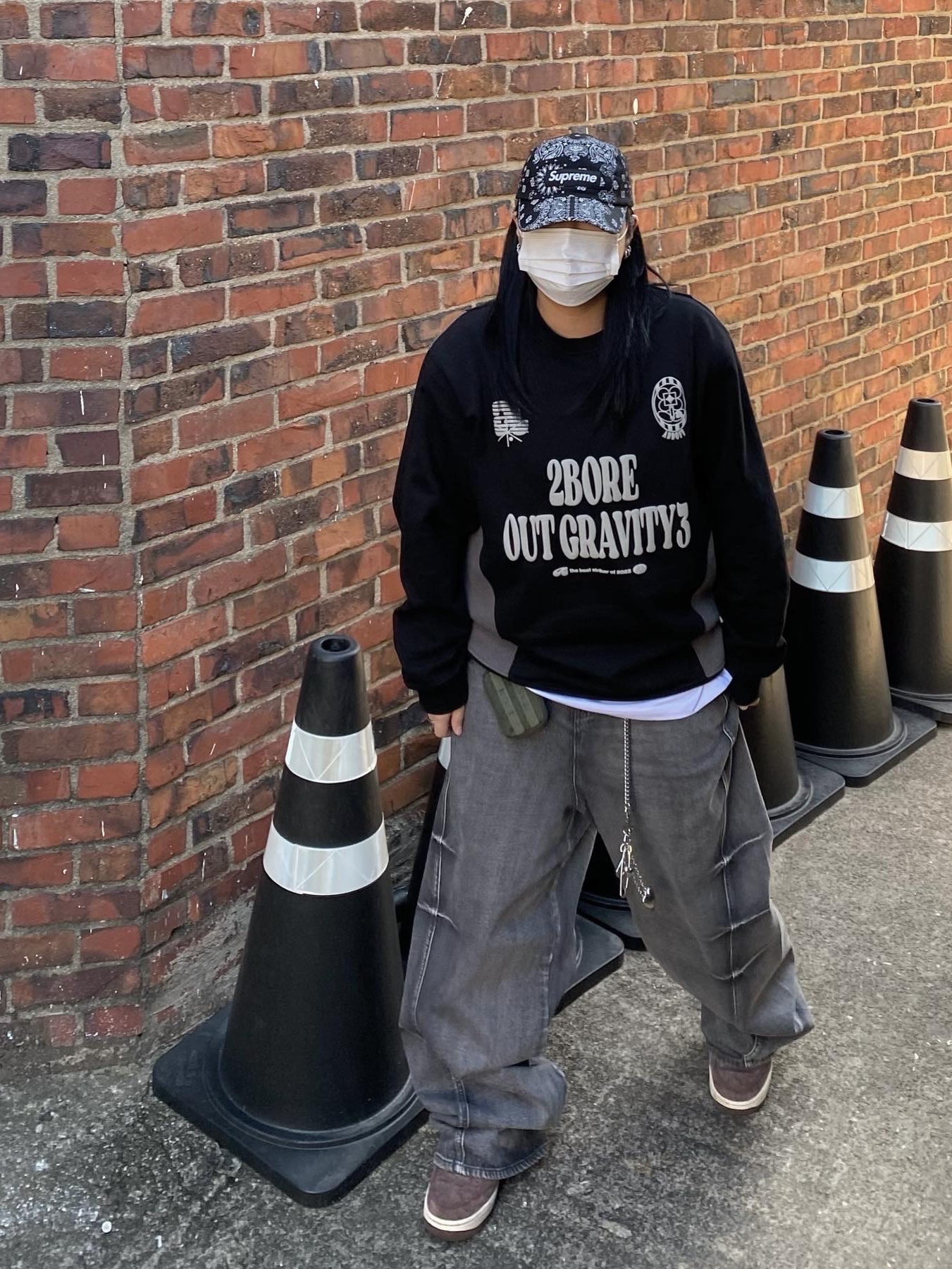 Nike Air Force 1 Hi Retro QS Chocolate, Human Made Military Card Case Olive Drab 착용 스타일 - 1