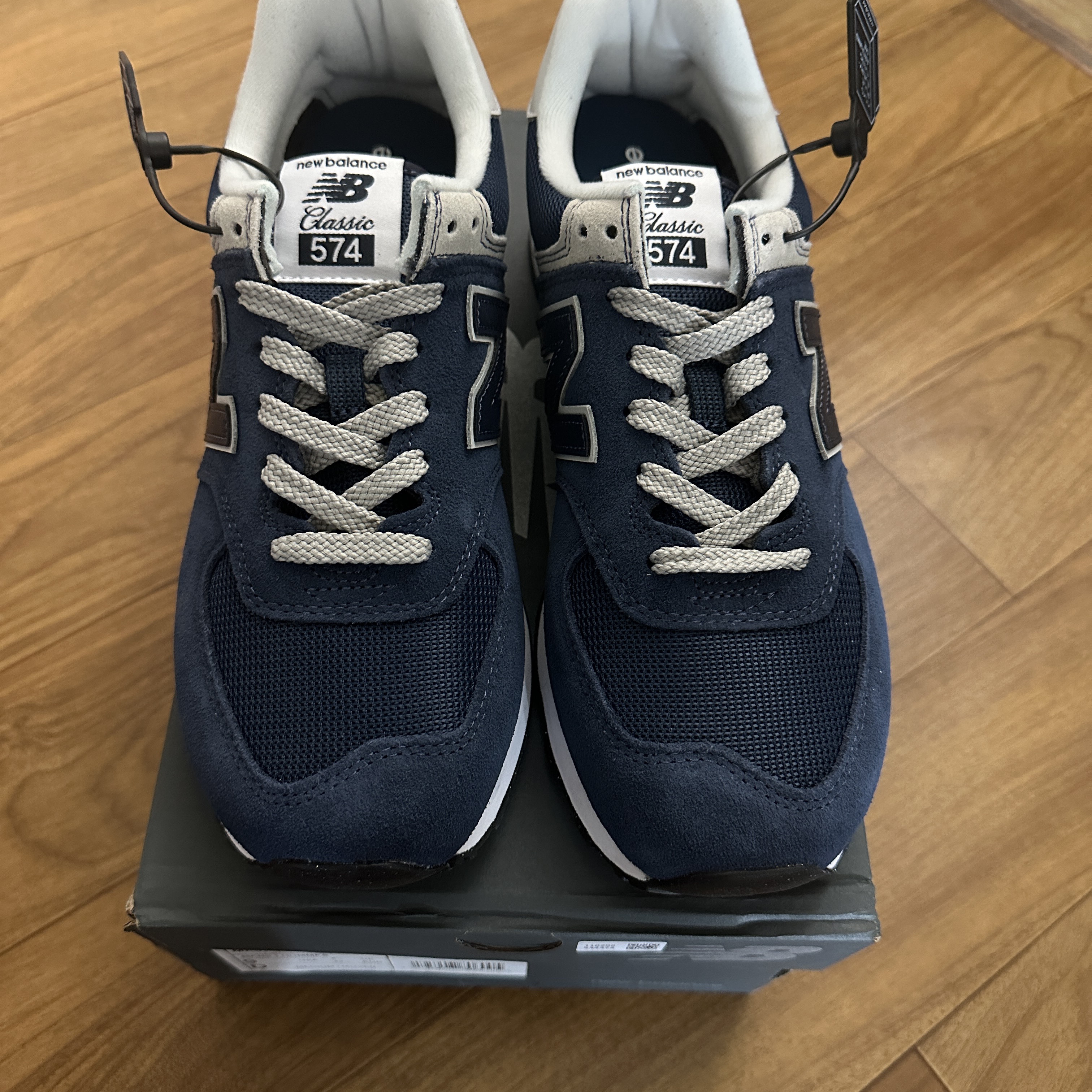 New Balance 574 Navy - D Standard 착용 스타일 - 1