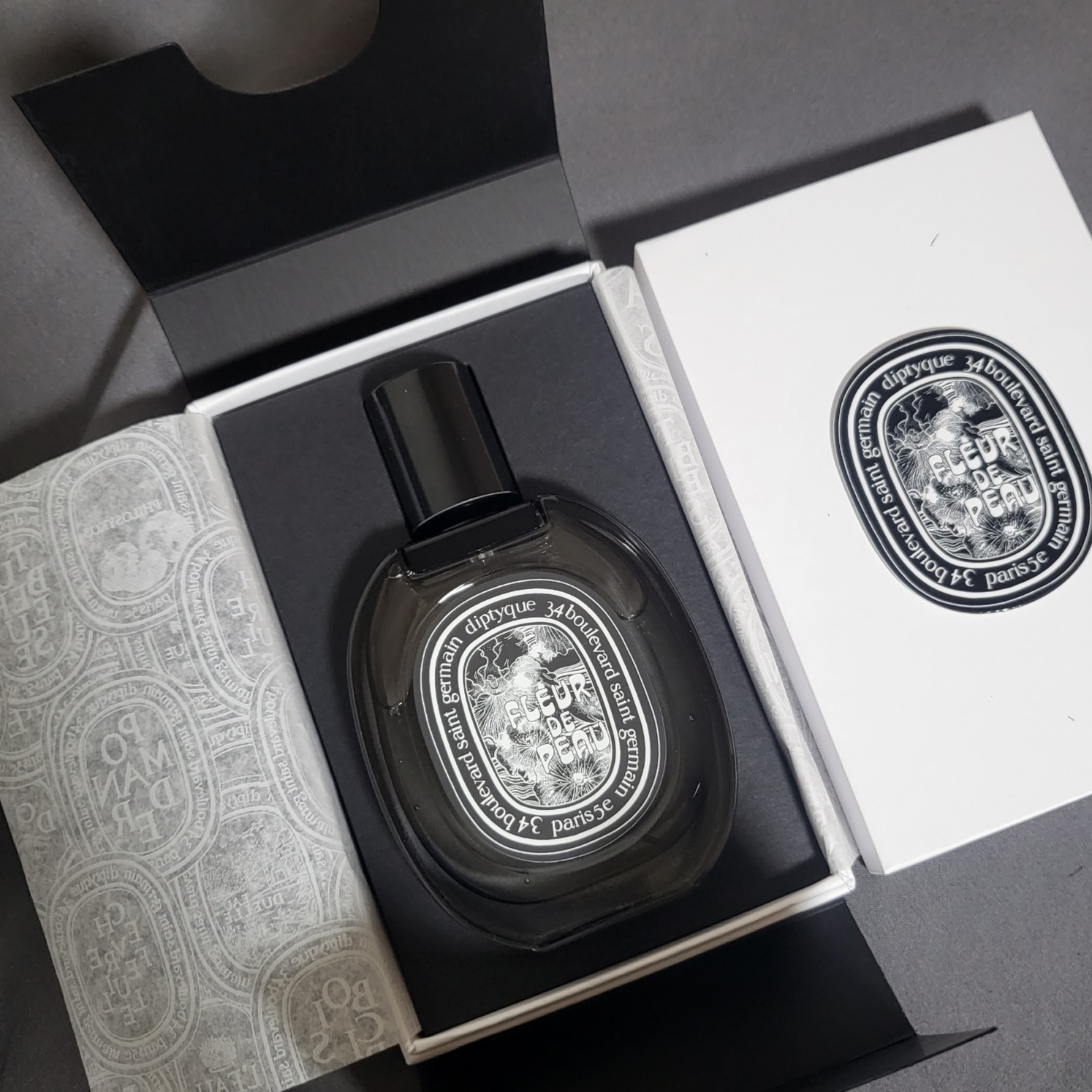 Diptyque Fleur De Peau Eau De Parfum 75ml 착용 스타일 - 1